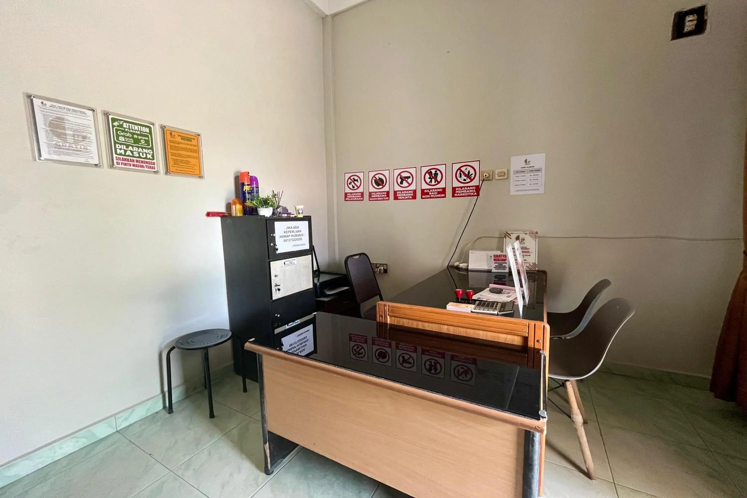 Lobby or reception in Gratia Guesthouse Syari'ah