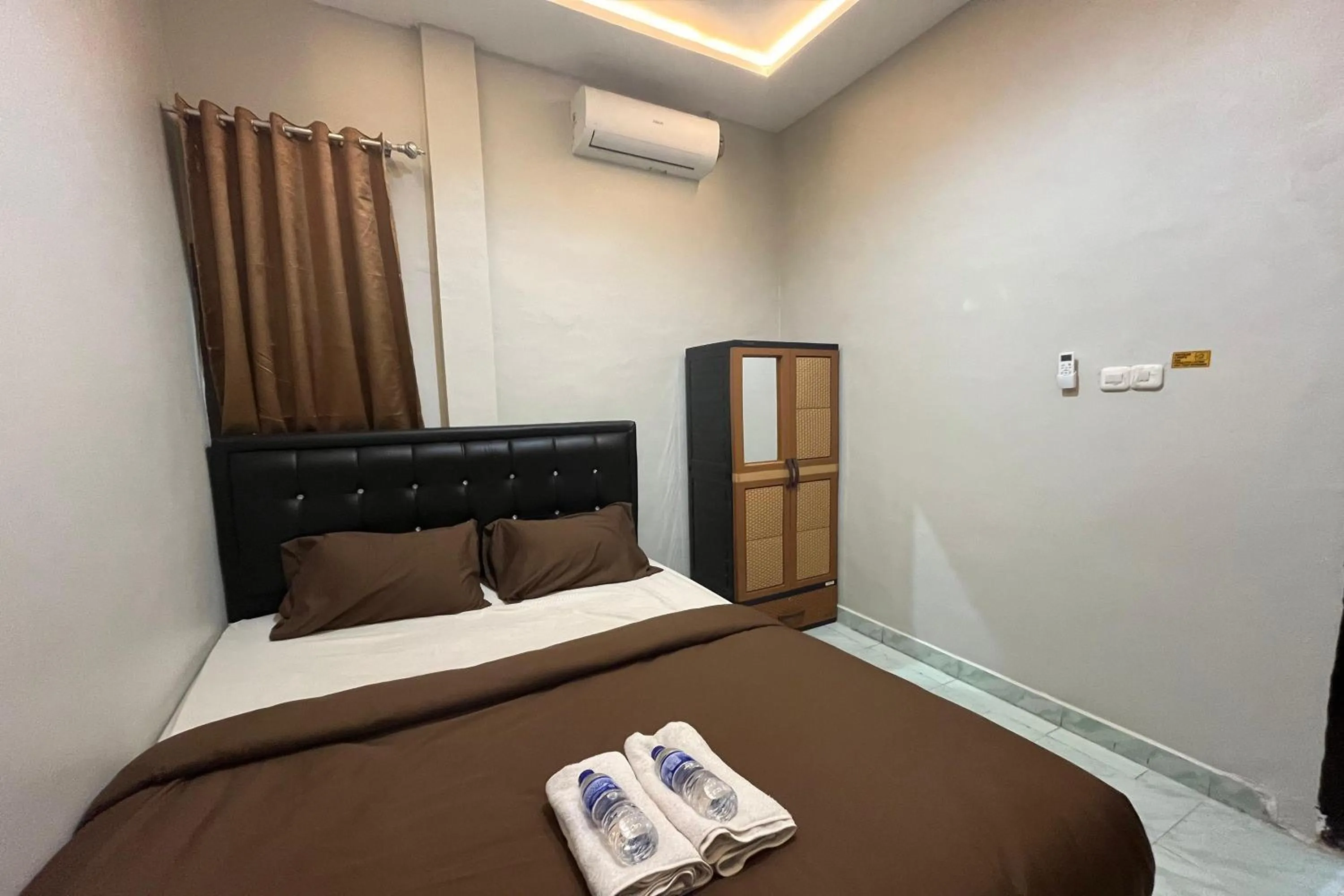 Bedroom, Bed in Gratia Guesthouse Syari'ah