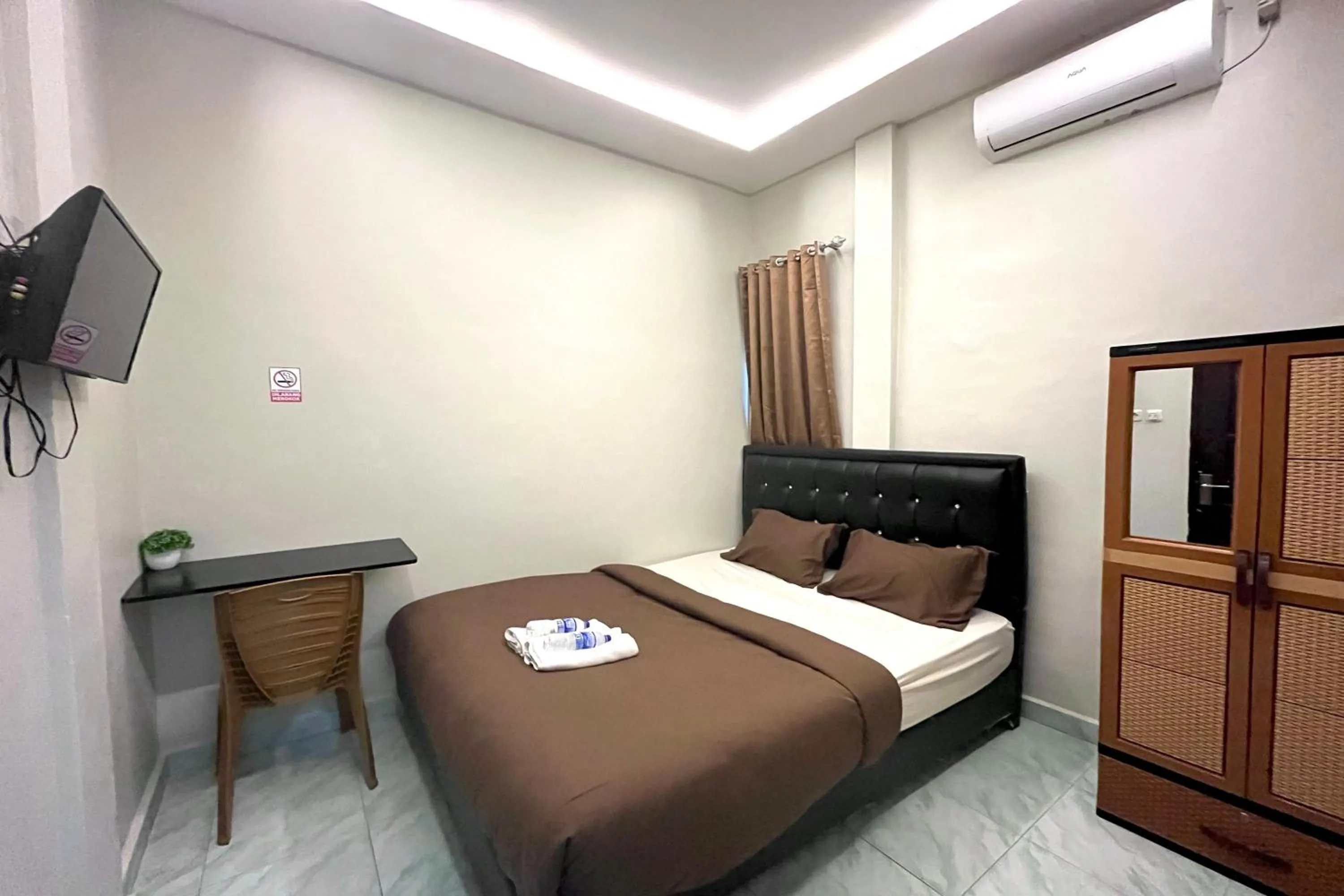 Bedroom, Bed in Gratia Guesthouse Syari'ah