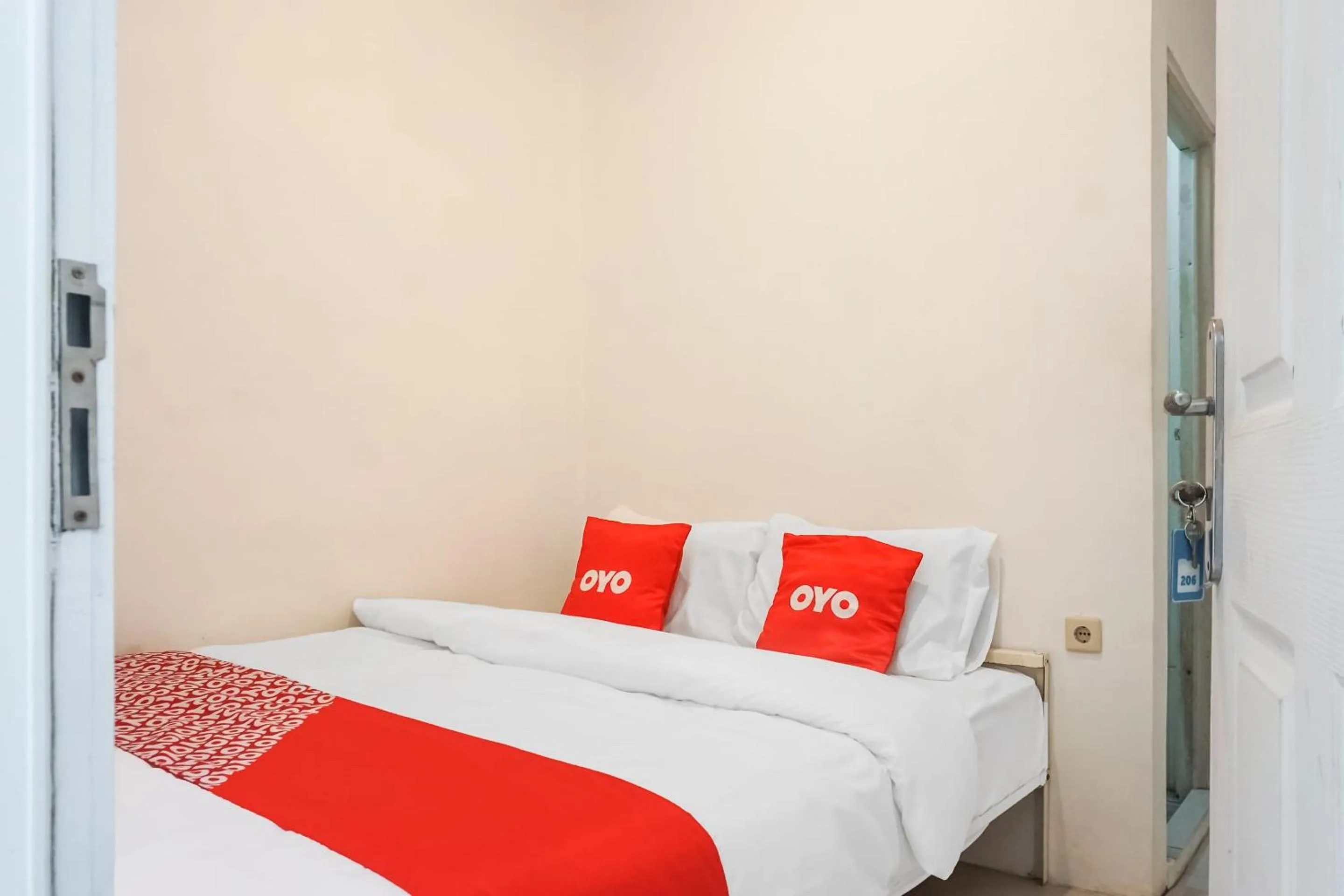 Bedroom in Super OYO 91074 Stariez Senen Syariah