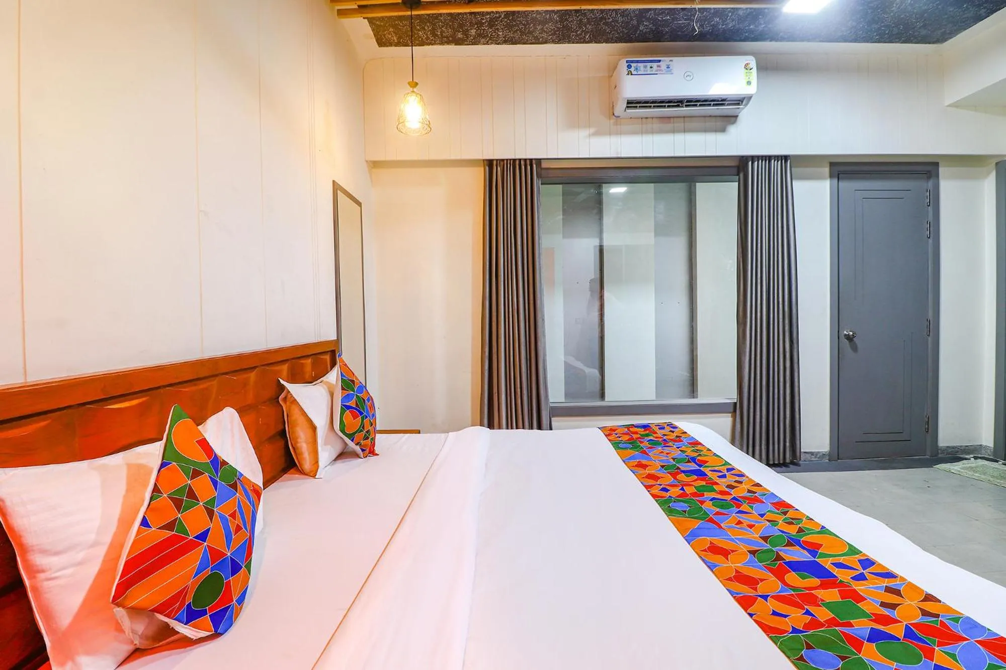 Bedroom, Bed in Via Be Happy