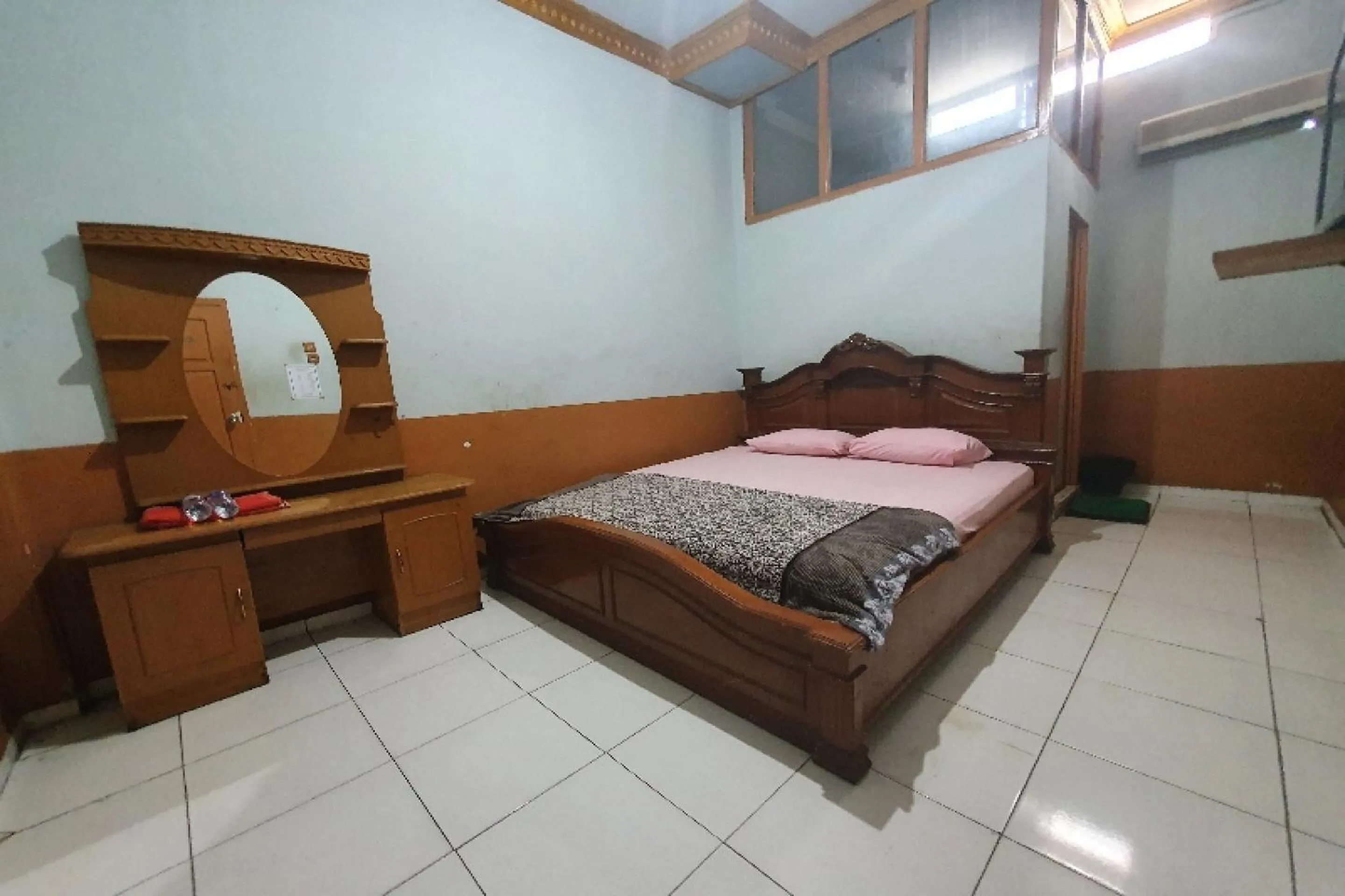 Bedroom in Hotel O Atika