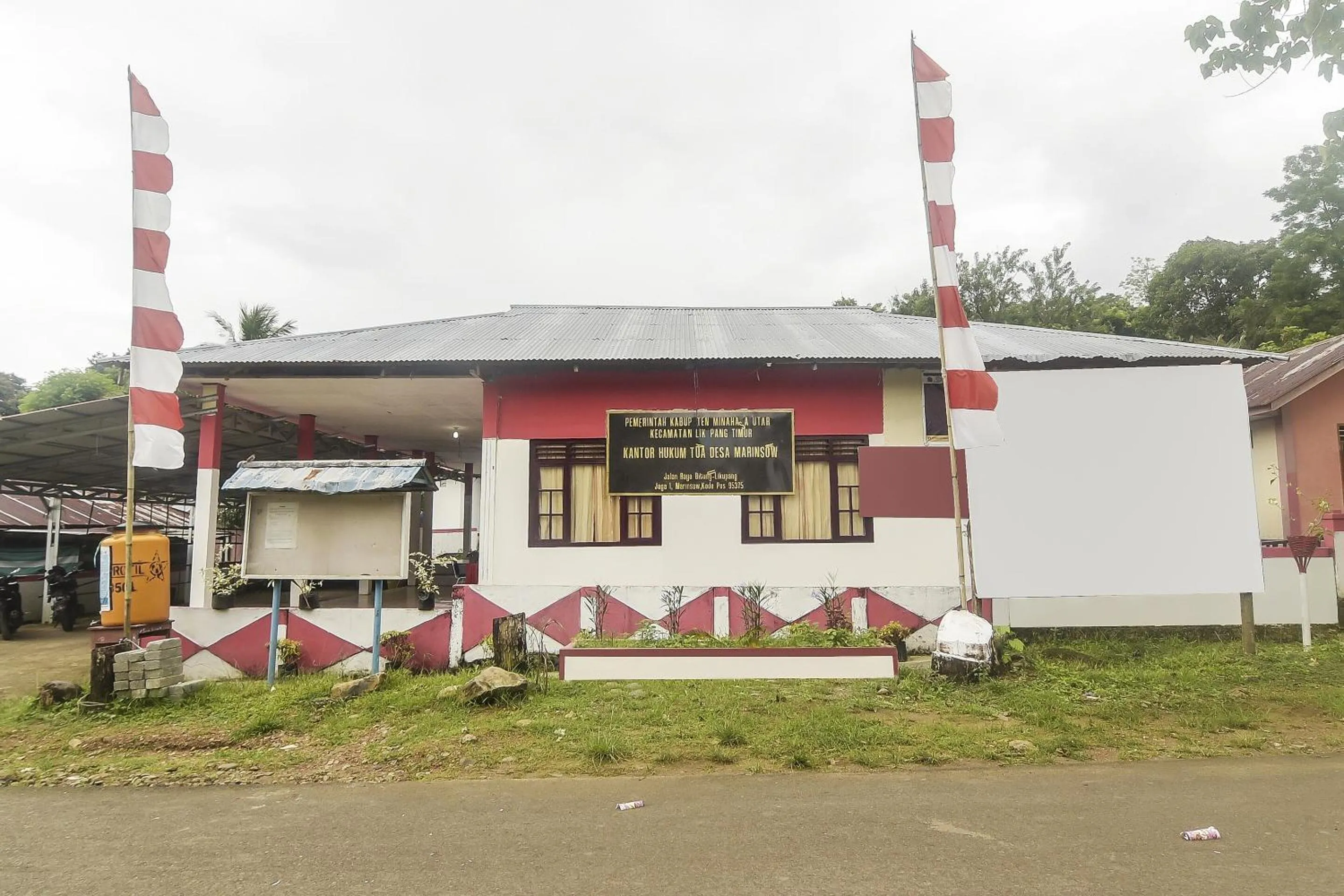 Facade/entrance in Hotel O Desa Wisata Marinsow Near Gereja Pantekosta Marinsow