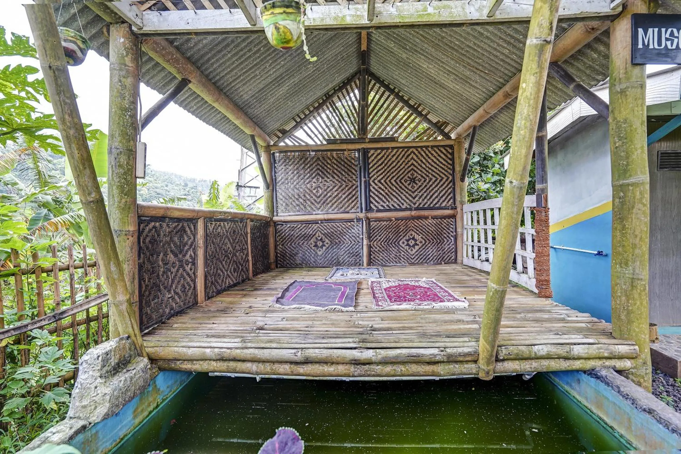 Lobby or reception in Hotel O Syariah Desa Wisata Lembah Gunung Tumpeng