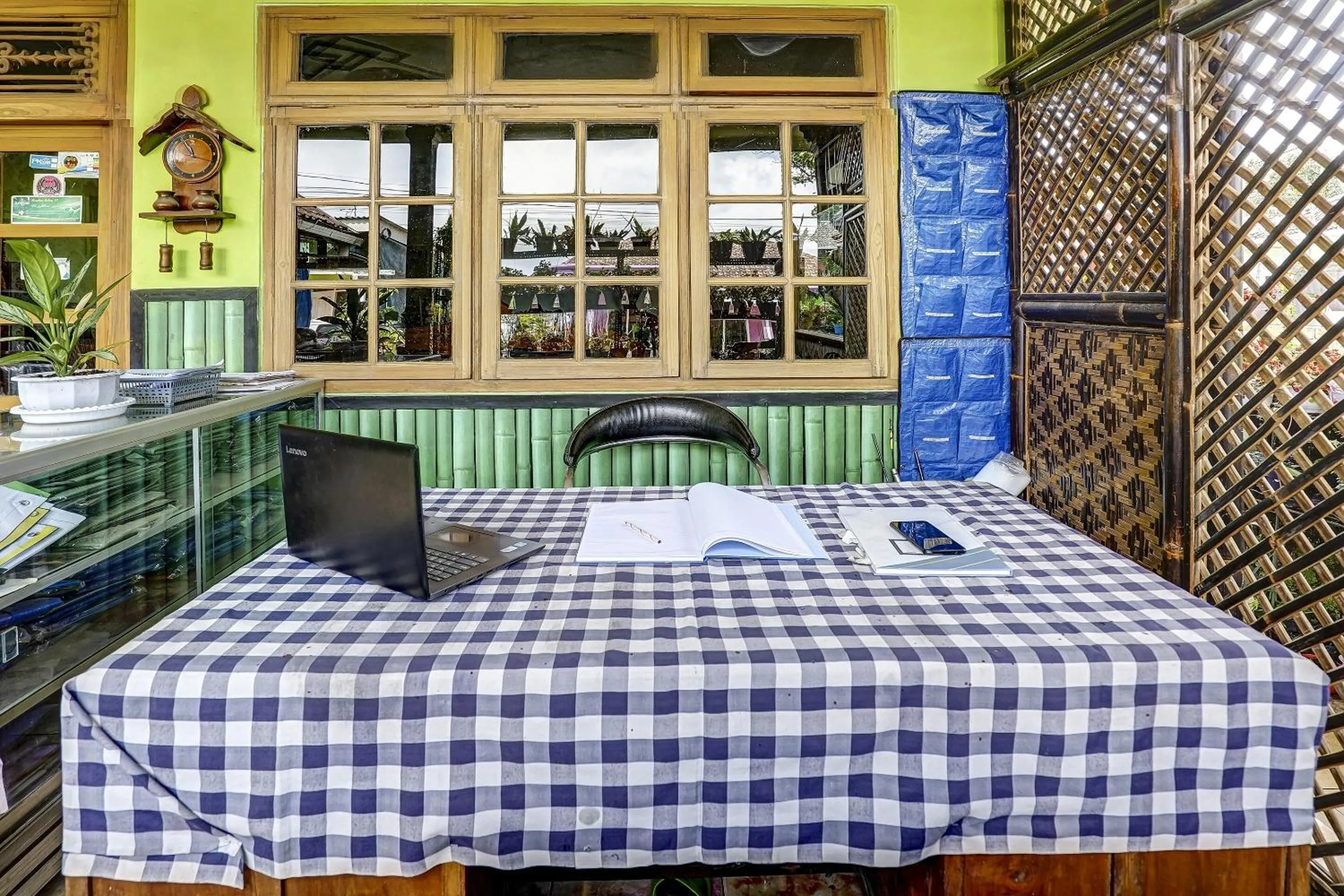 Lobby or reception in Hotel O Syariah Desa Wisata Lembah Gunung Tumpeng