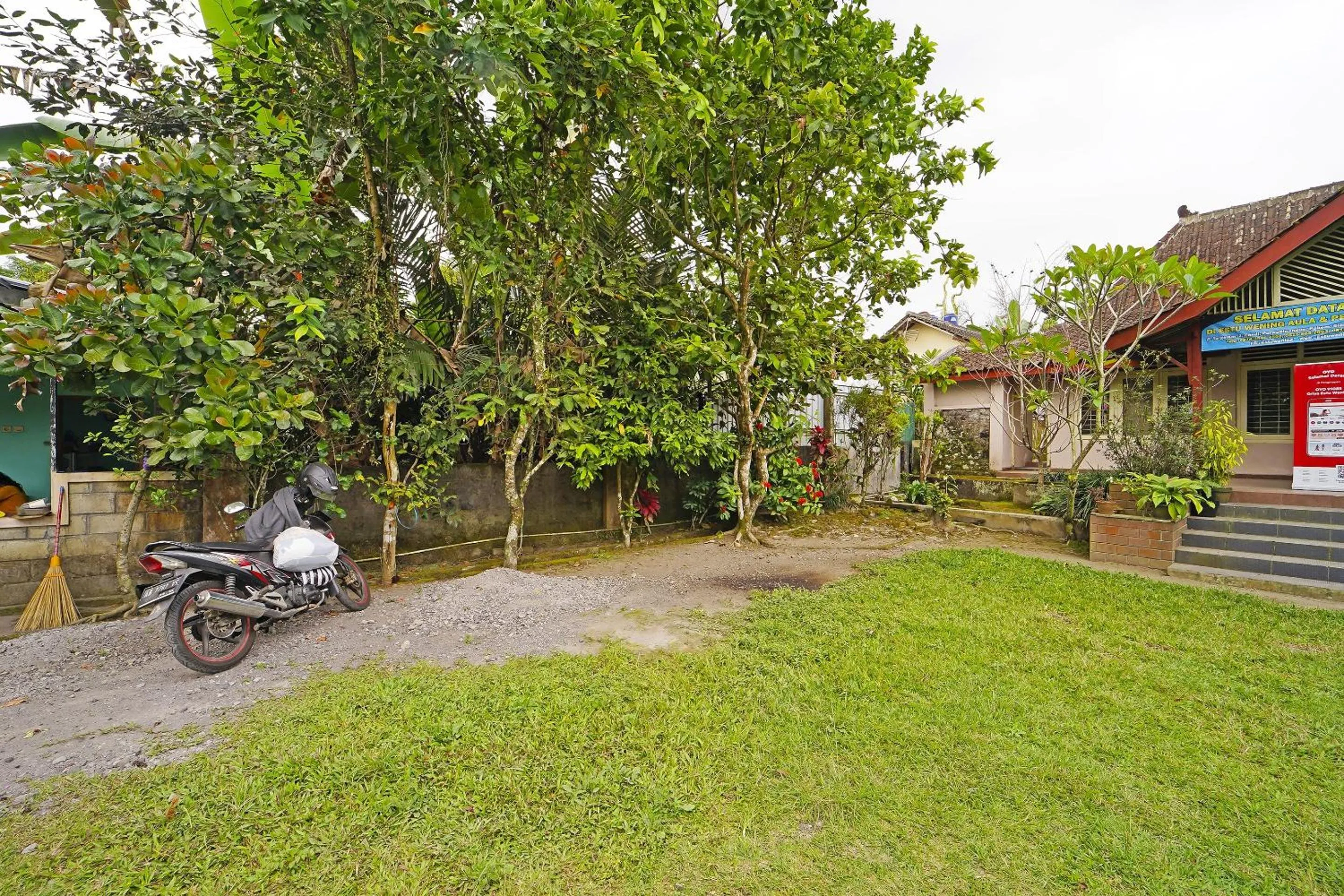 Lobby or reception in Hotel O Griya Estu Wening