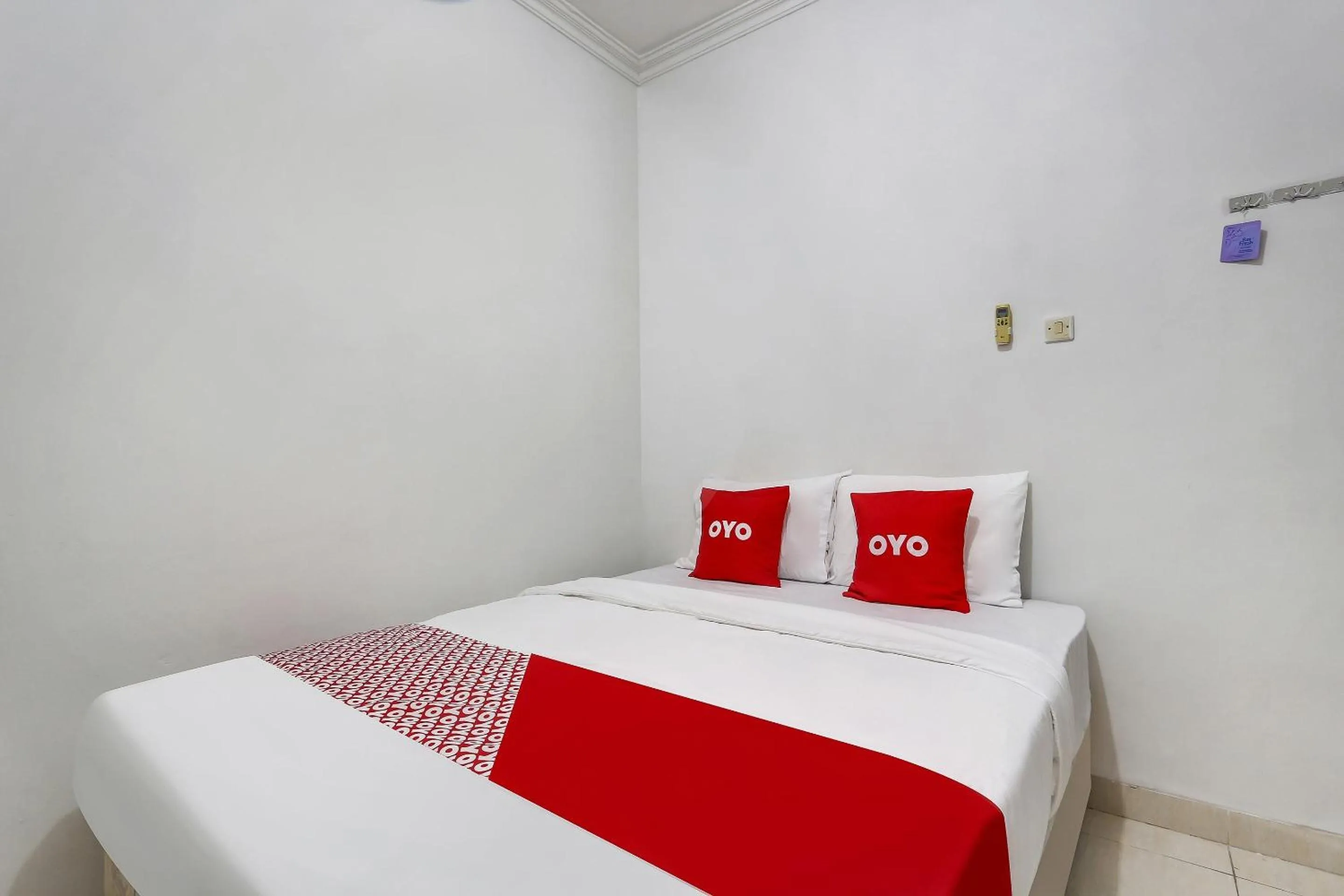 Bedroom, Bed in Hotel O Nathania Exclusive