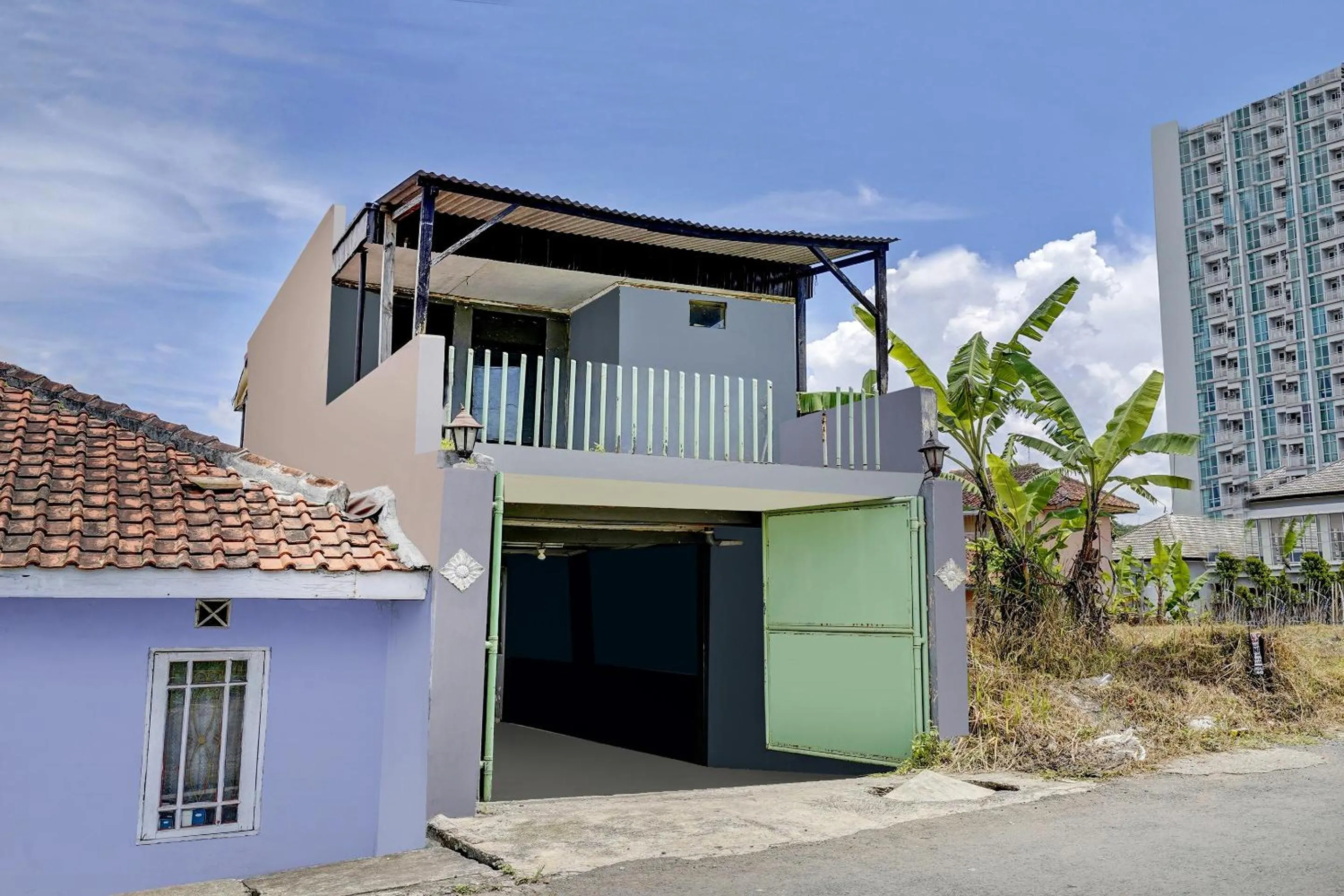 Facade/entrance in OYO Life 91116 Pelangi Residence Syariah