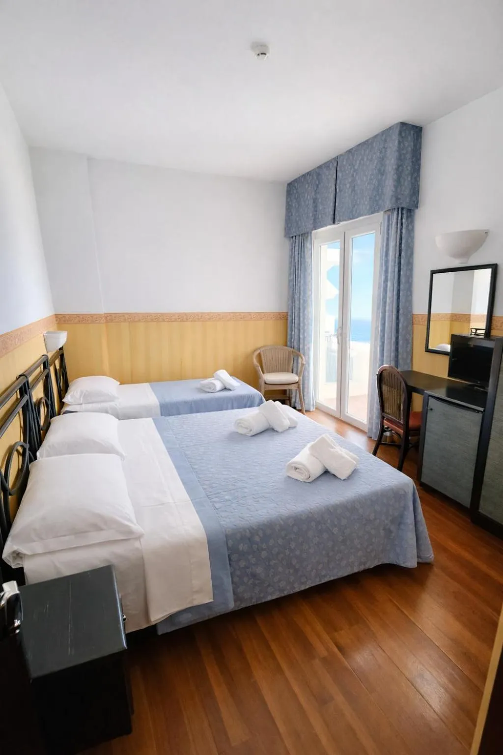 Bed in Hotel Regina Fronte Mare