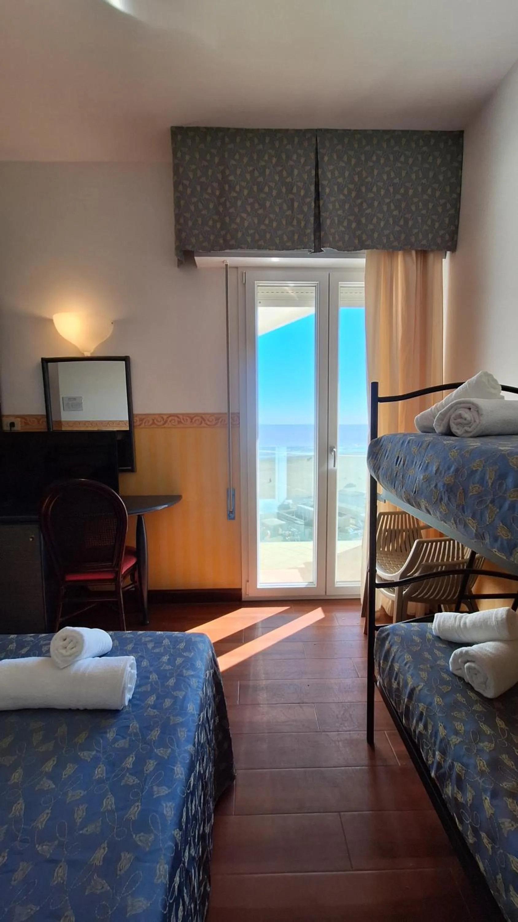 Bed in Hotel Regina Fronte Mare
