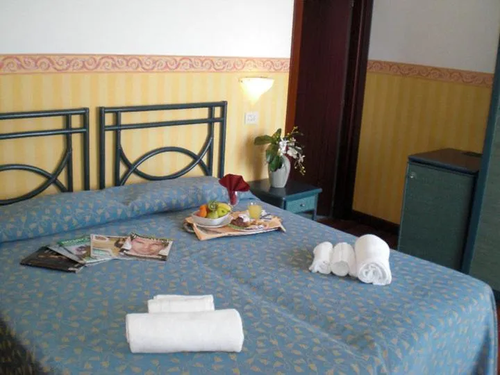 Bed in Hotel Regina Fronte Mare