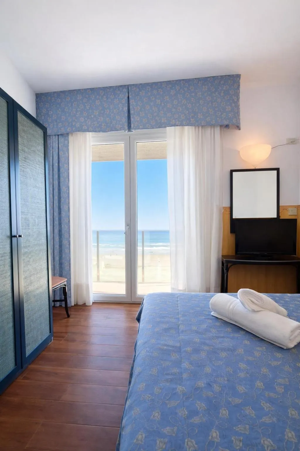 Bed in Hotel Regina Fronte Mare