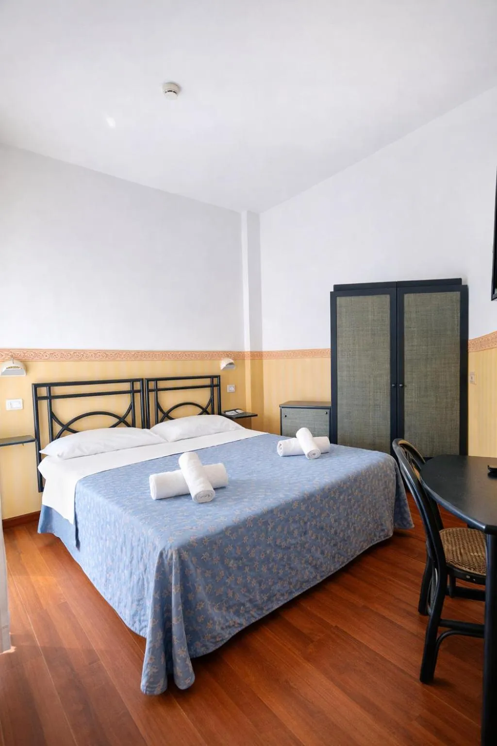 Bed in Hotel Regina Fronte Mare