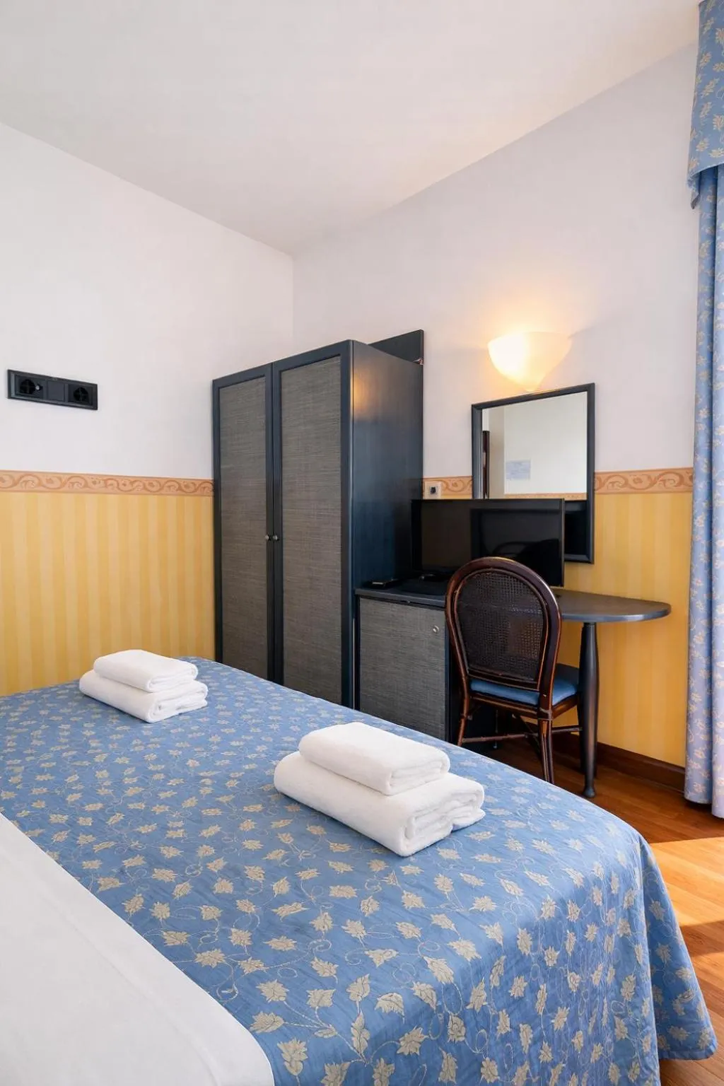 Bed in Hotel Regina Fronte Mare