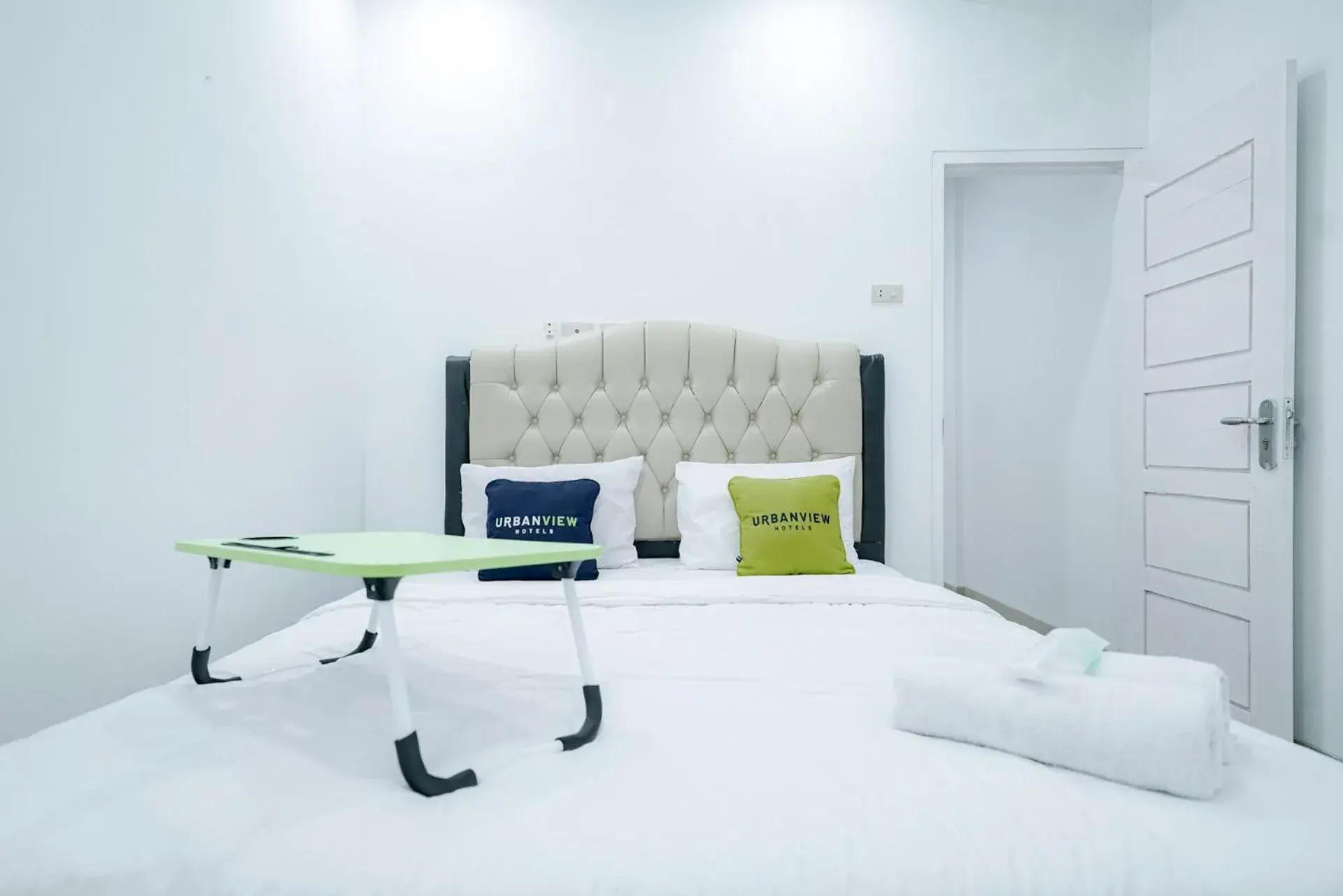 Bedroom, Bed in Urbanview Hotel Pondok Indah Pringsewu By RedDoorz Bedroom, Bed in Urbanview Hotel Pondok Indah Pringsewu By RedDoorz