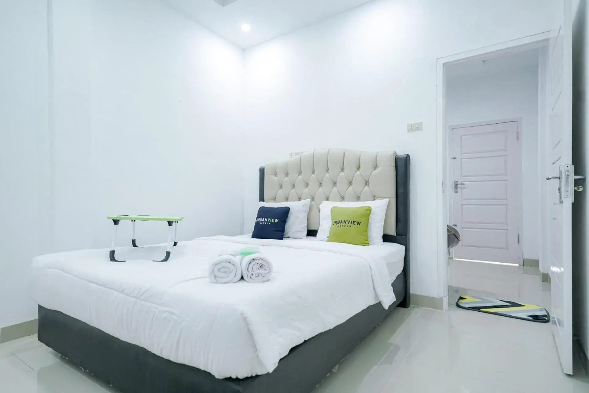 Photo of the whole room, Bed in Urbanview Hotel Pondok Indah Pringsewu By RedDoorz Photo of the whole room, Bed in Urbanview Hotel Pondok Indah Pringsewu By RedDoorz