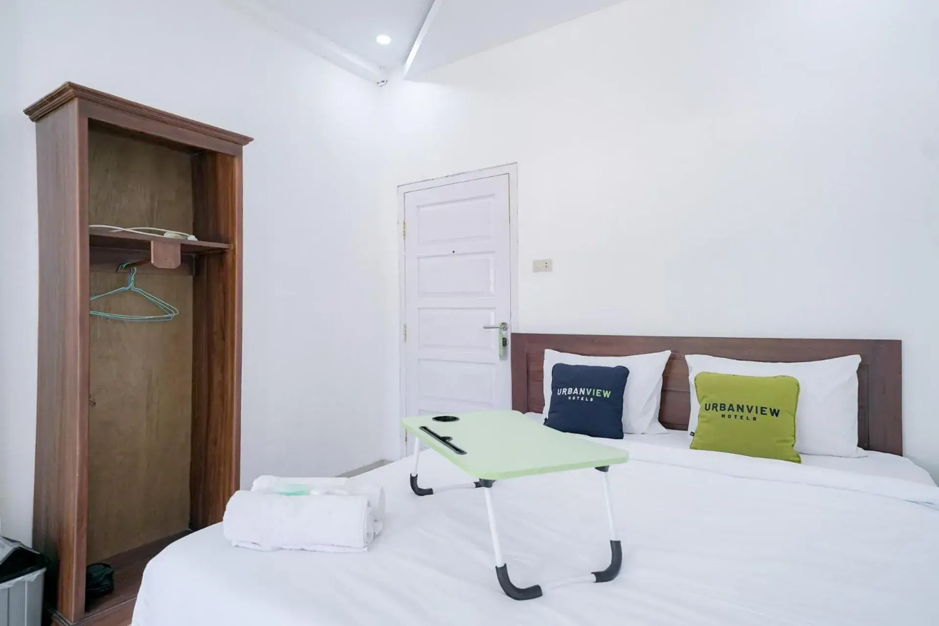 Photo of the whole room, Bed in Urbanview Hotel Pondok Indah Pringsewu By RedDoorz Photo of the whole room, Bed in Urbanview Hotel Pondok Indah Pringsewu By RedDoorz