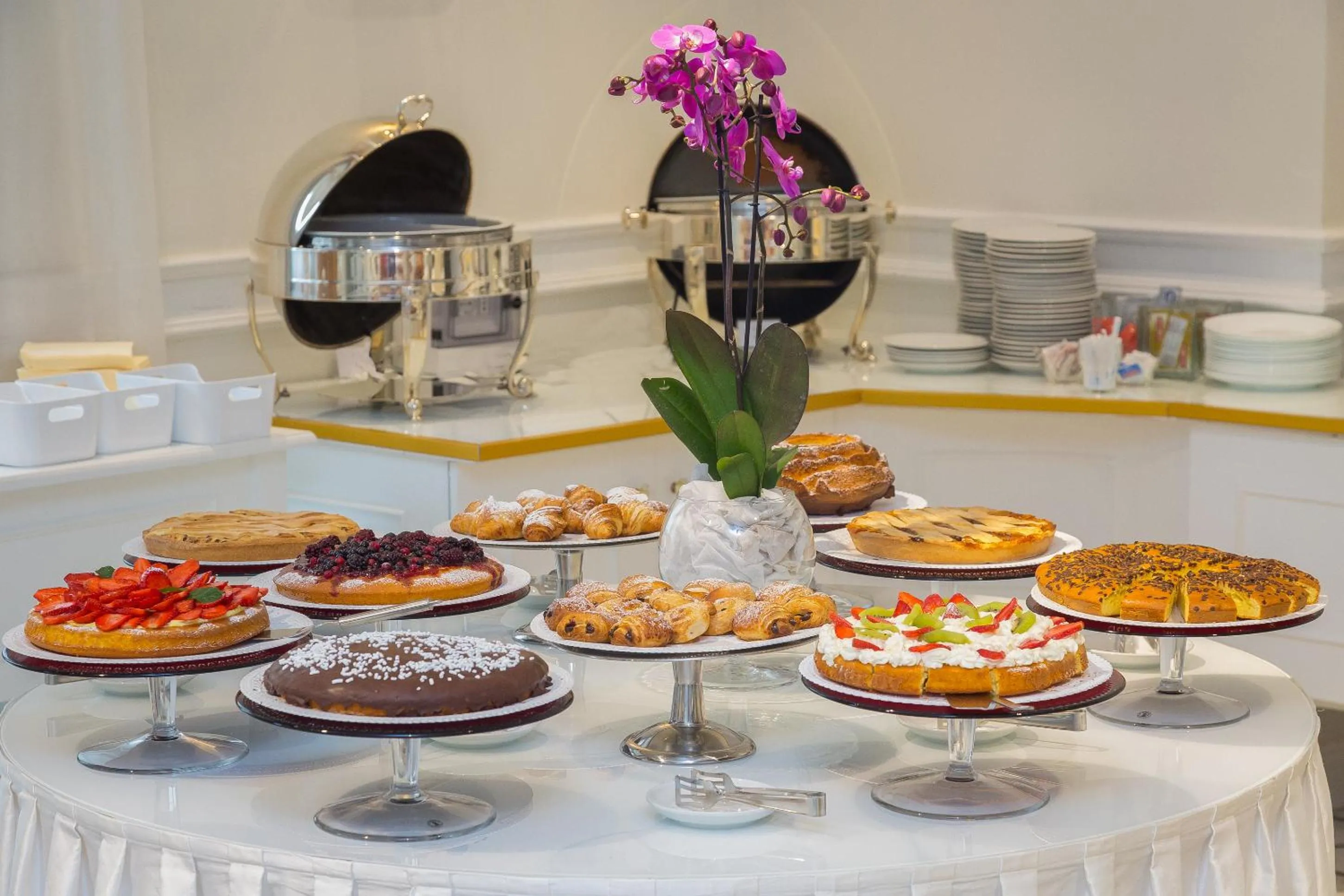 Food and drinks in Hotel Milton Roma