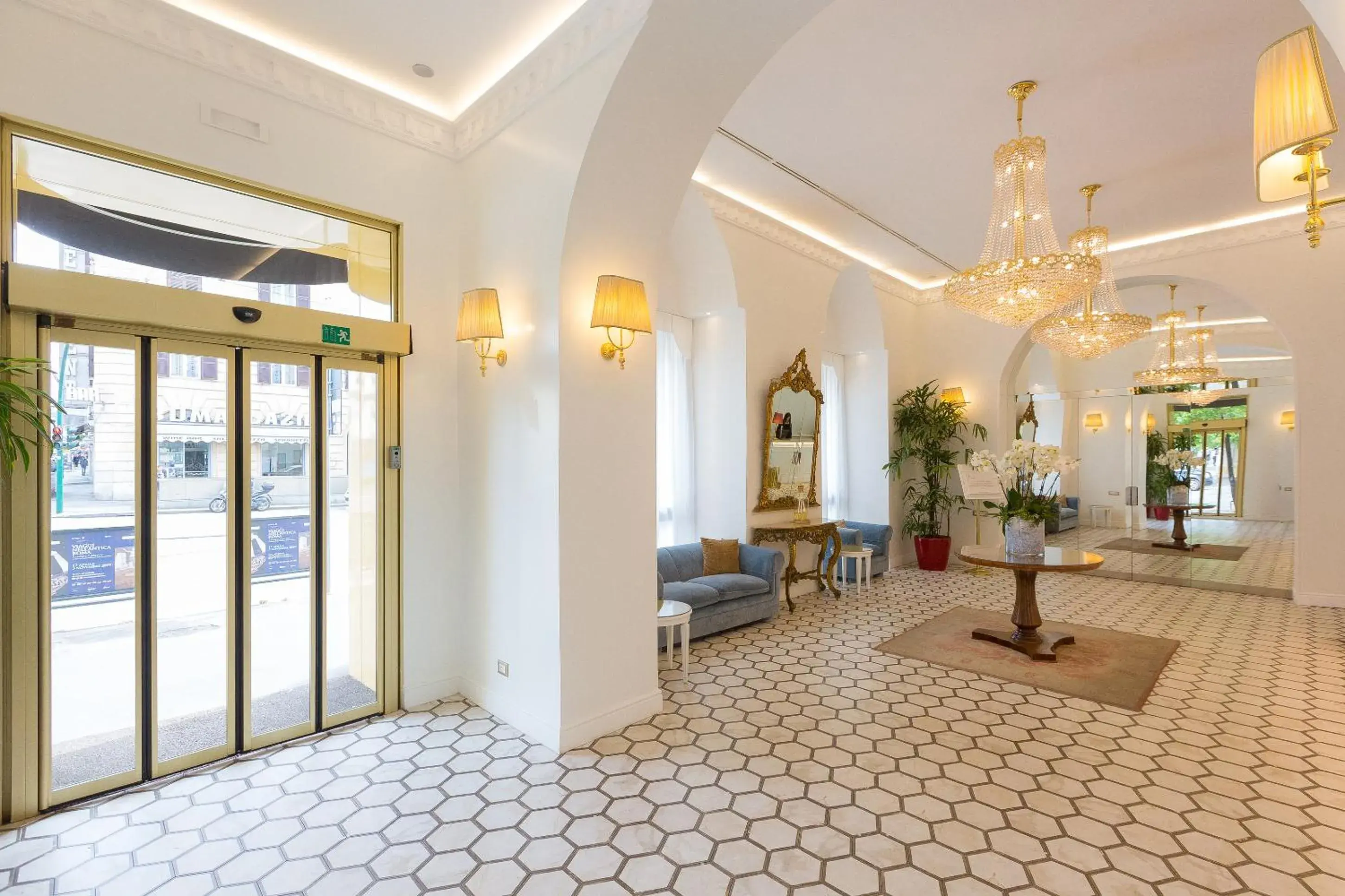 Lobby or reception in Hotel Milton Roma Lobby or reception in Hotel Milton Roma