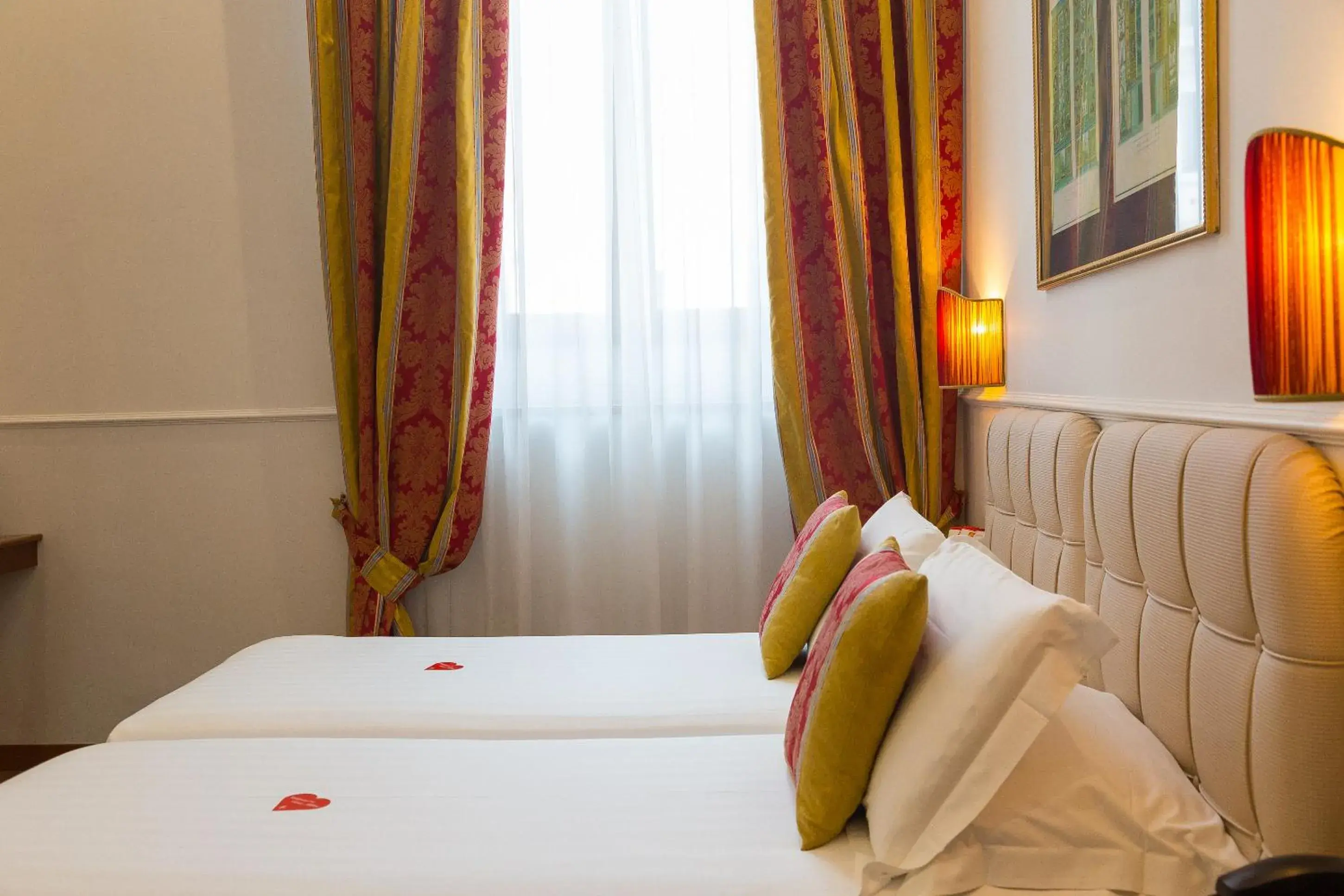 Bed in Hotel Milton Roma Bed in Hotel Milton Roma