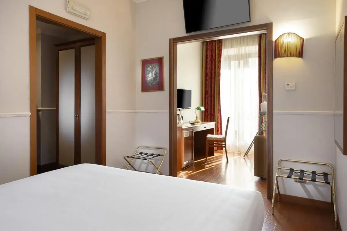 Deluxe Family Room in Hotel Milton Roma Deluxe Family Room in Hotel Milton Roma