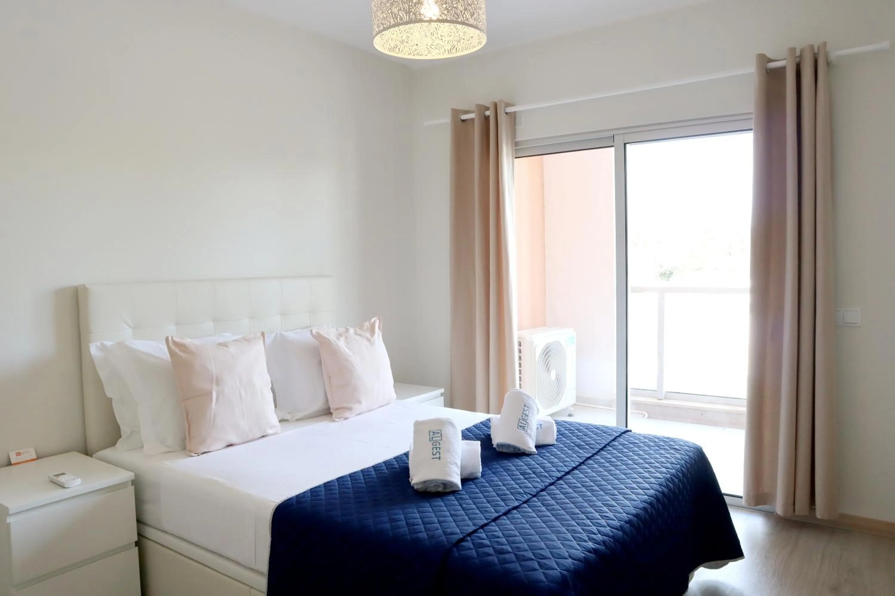 Spring, Bed in All Premium by ALgest