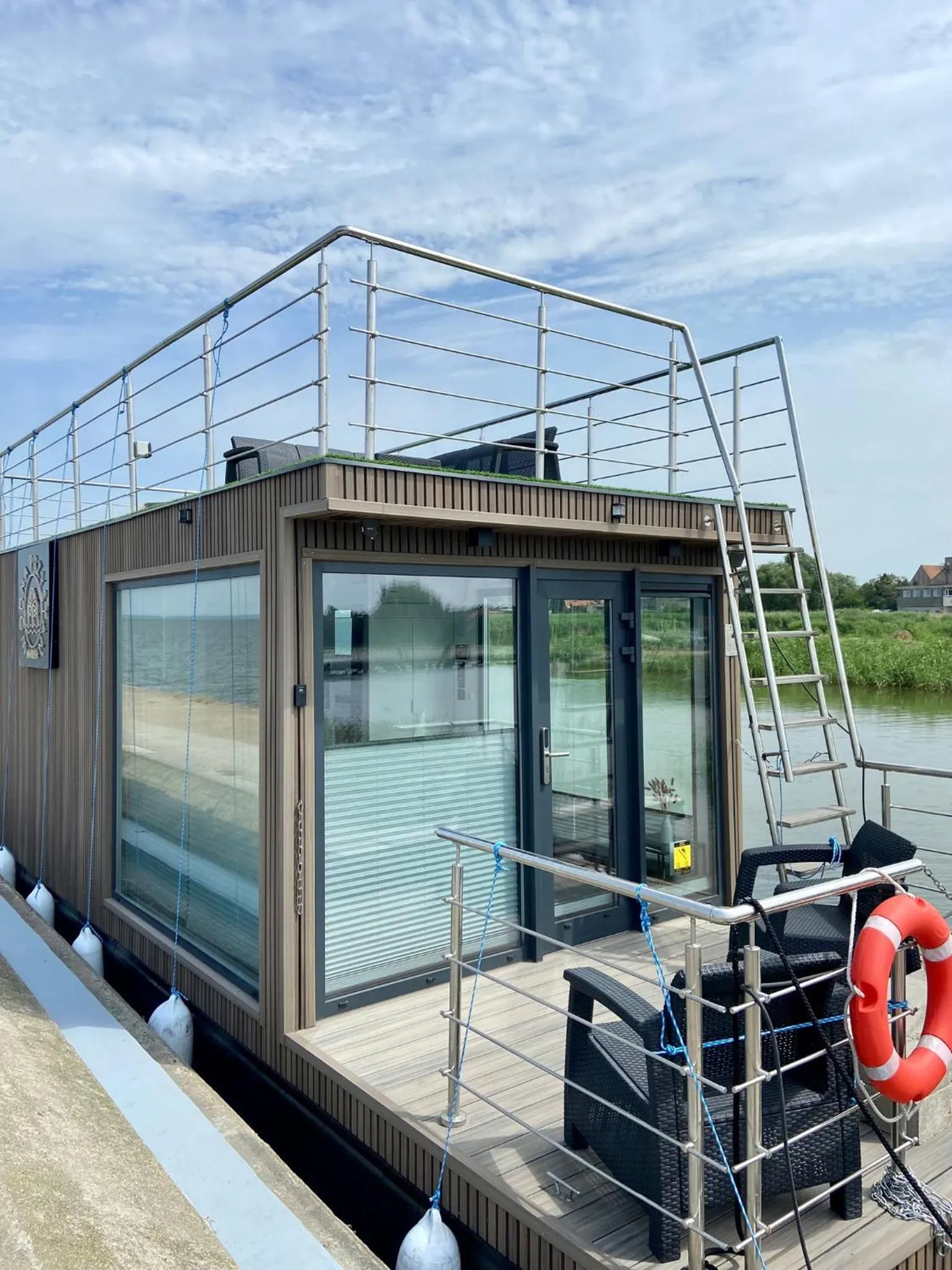 Domek na wodzie Houseboat Frombork