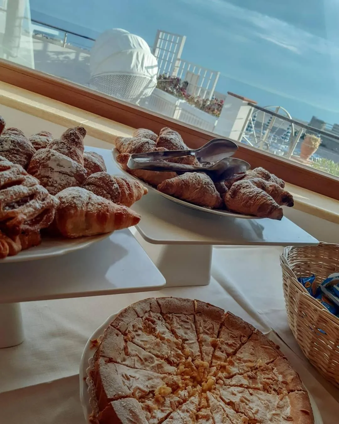 Food and drinks in Hotel Il Gabbiano Beach