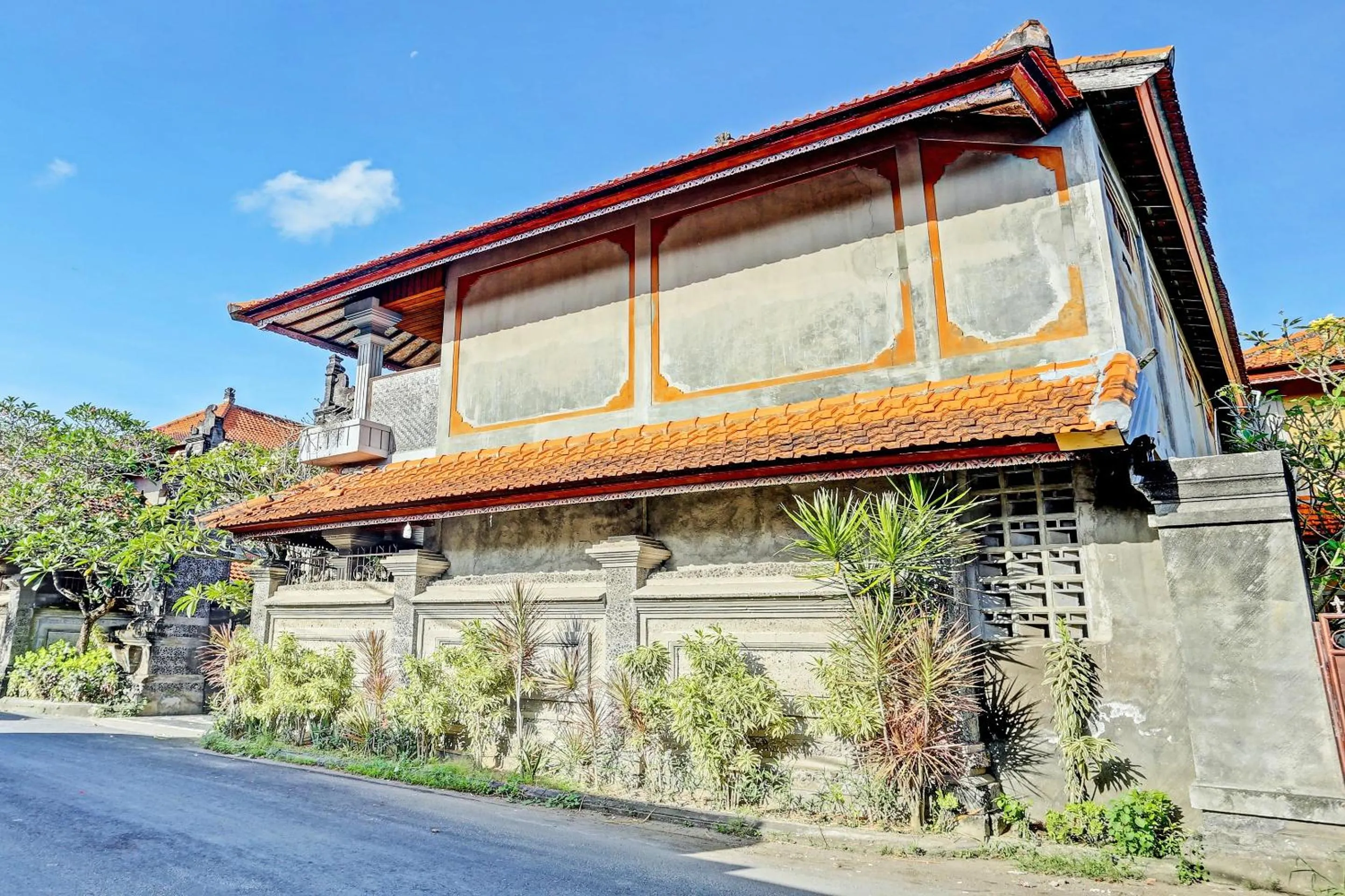 Facade/entrance in OYO Collection O 91125 Puri Dewa Bharata