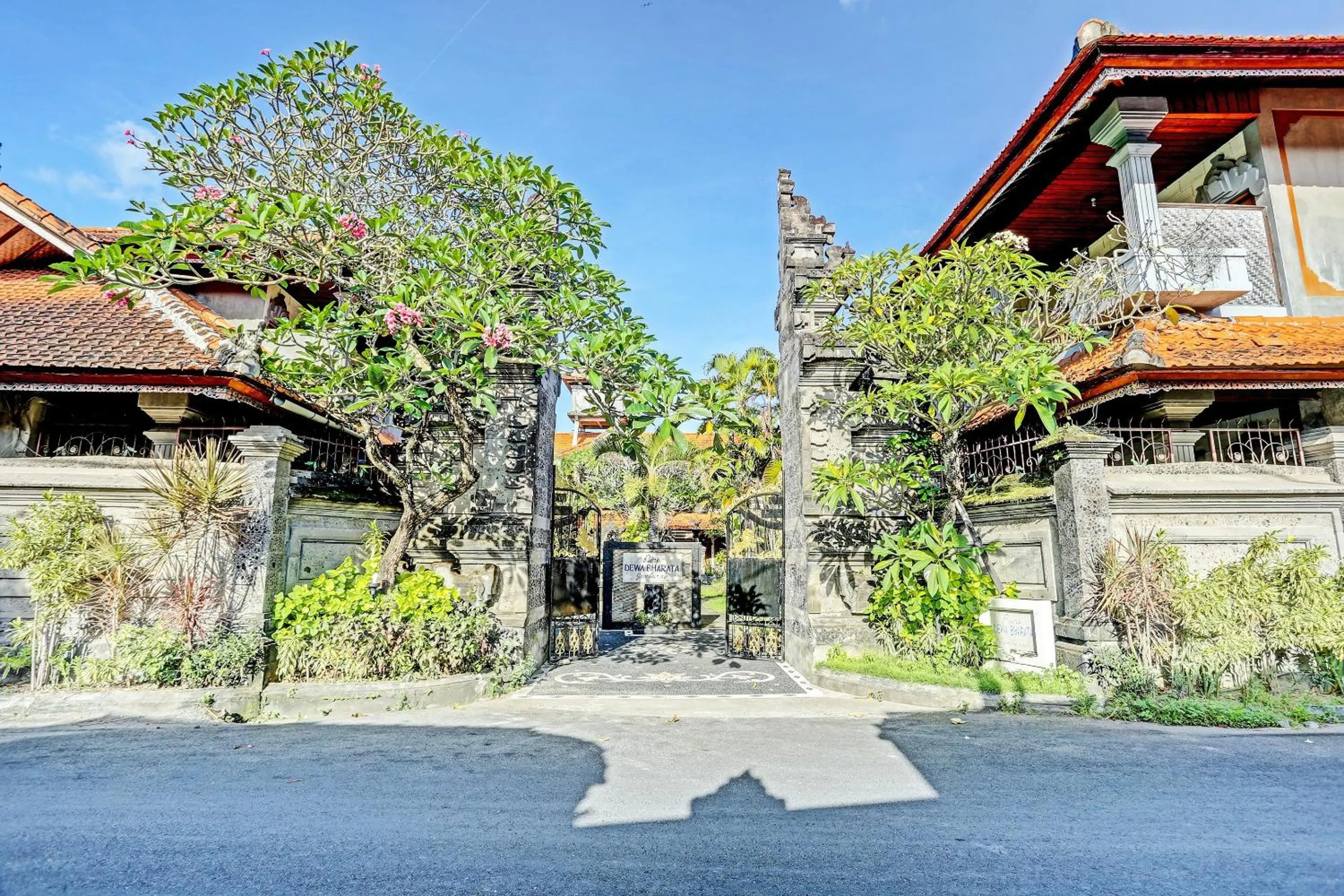 Facade/entrance in OYO Collection O 91125 Puri Dewa Bharata