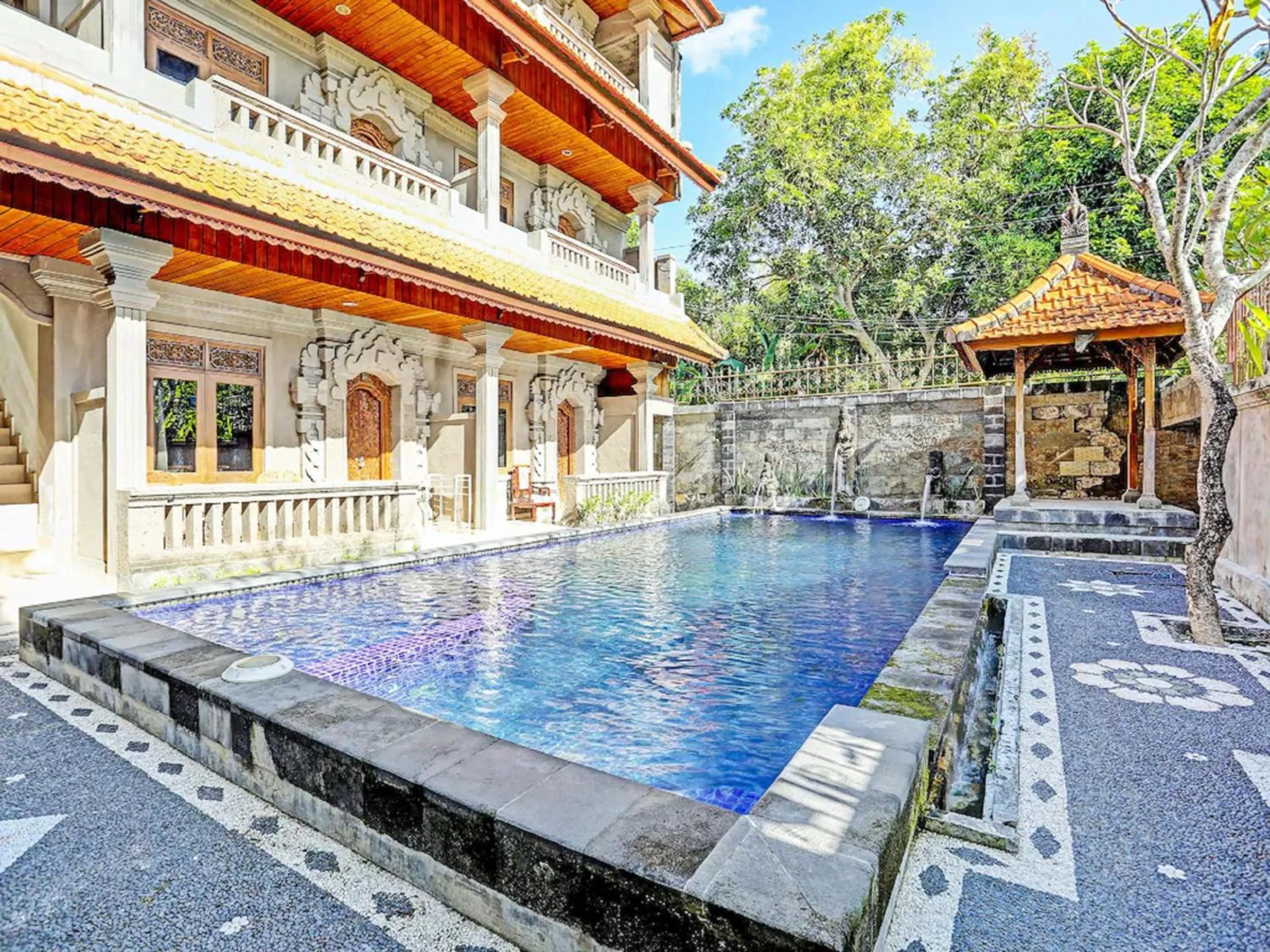 Swimming pool in OYO Collection O 91125 Puri Dewa Bharata