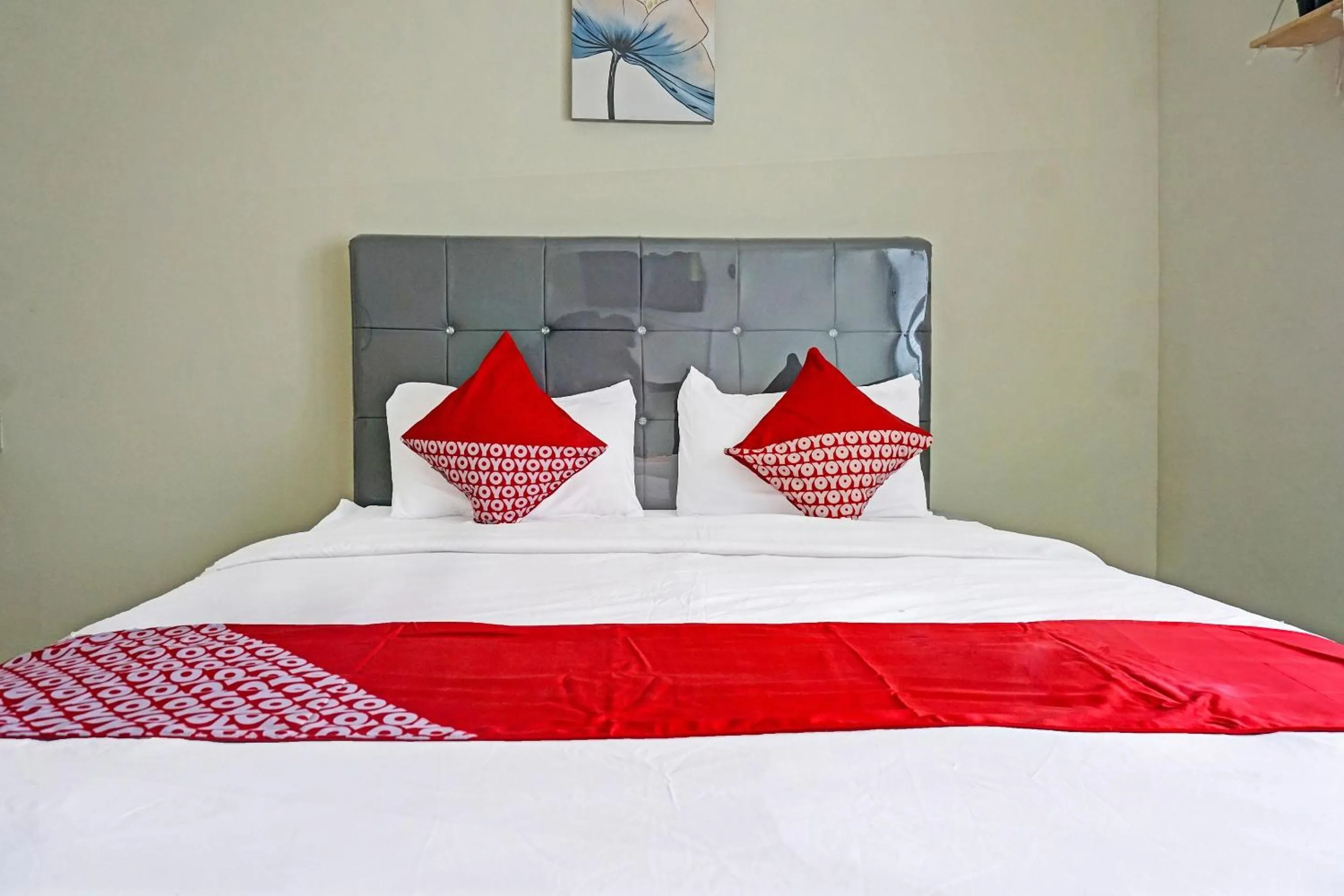 Bedroom, Bed in Hotel O Skyland Bogorienze Apartment