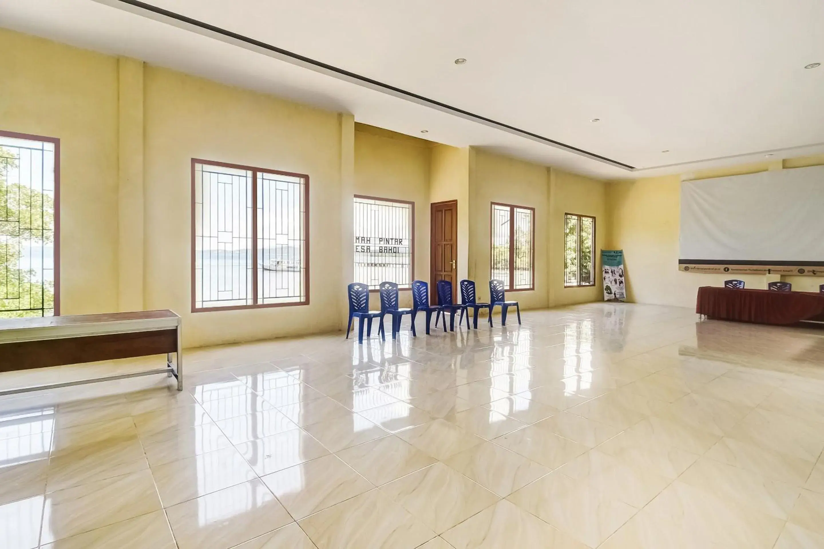 Lobby or reception in OYO Homes 91148 Homesstay Desa Wisata Bahoi Near Ekowisata Mangrove Desa Bahoi Lobby or reception in OYO Homes 91148 Homesstay Desa Wisata Bahoi Near Ekowisata Mangrove Desa Bahoi