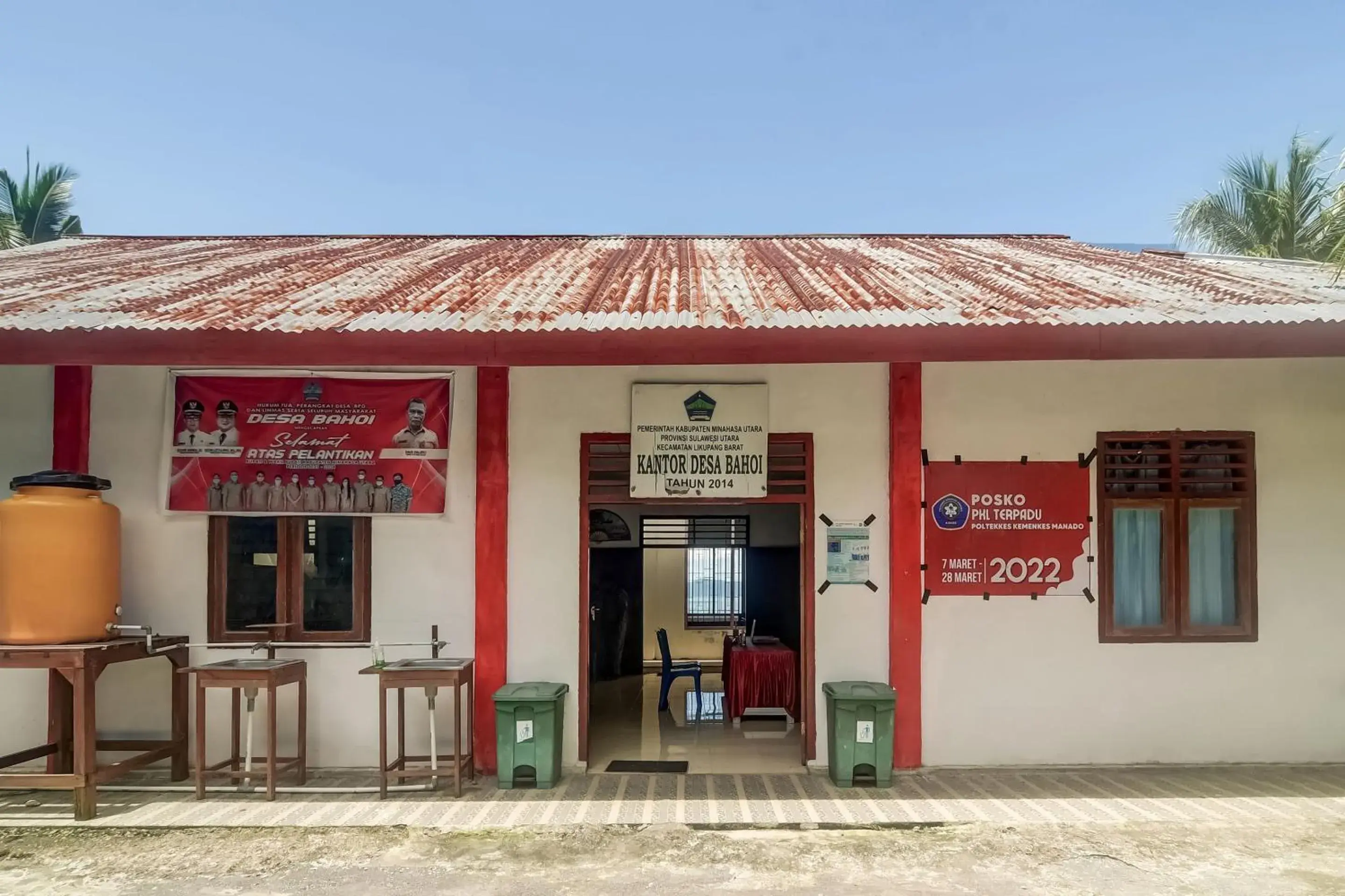 Facade/entrance in OYO Homes 91148 Homesstay Desa Wisata Bahoi Near Ekowisata Mangrove Desa Bahoi Facade/entrance in OYO Homes 91148 Homesstay Desa Wisata Bahoi Near Ekowisata Mangrove Desa Bahoi