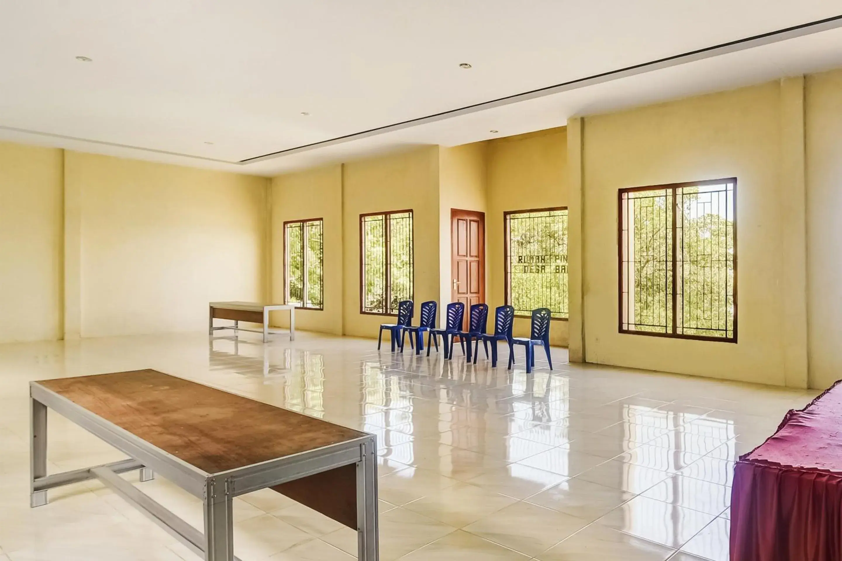 Lobby or reception in OYO Homes 91148 Homesstay Desa Wisata Bahoi Near Ekowisata Mangrove Desa Bahoi Lobby or reception in OYO Homes 91148 Homesstay Desa Wisata Bahoi Near Ekowisata Mangrove Desa Bahoi