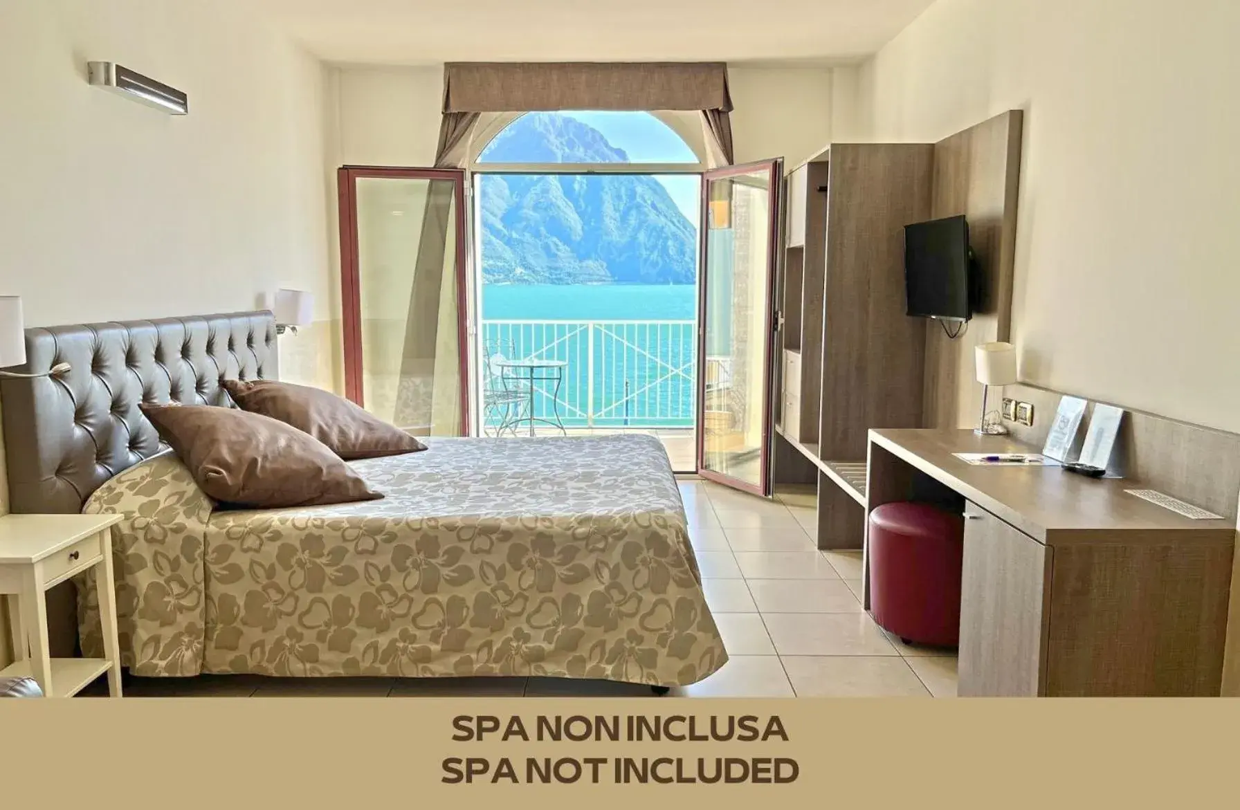 Balcony/Terrace, Bed in Hotel Lovere Resort & Spa Balcony/Terrace, Bed in Hotel Lovere Resort & Spa