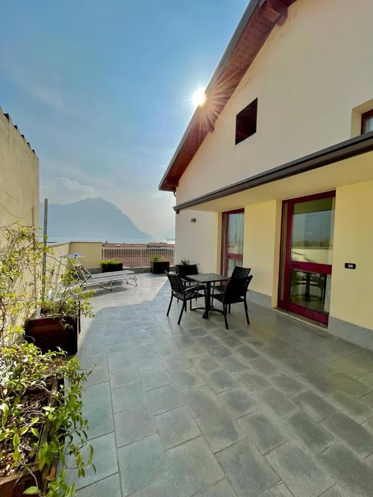 Solarium in Hotel Lovere Resort & Spa