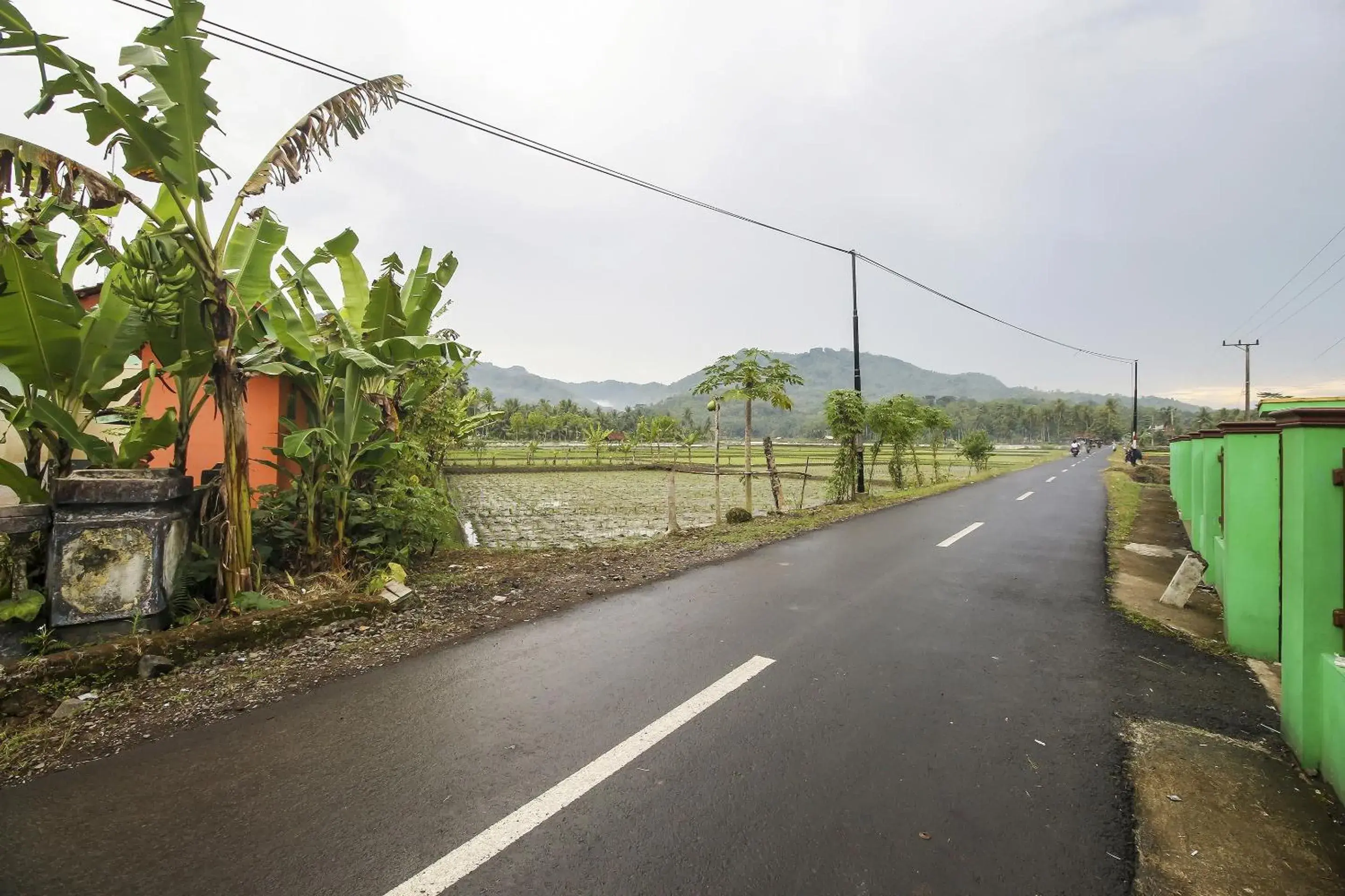 Facade/entrance in Hotel O Desa Wisata Kawasen Facade/entrance in Hotel O Desa Wisata Kawasen