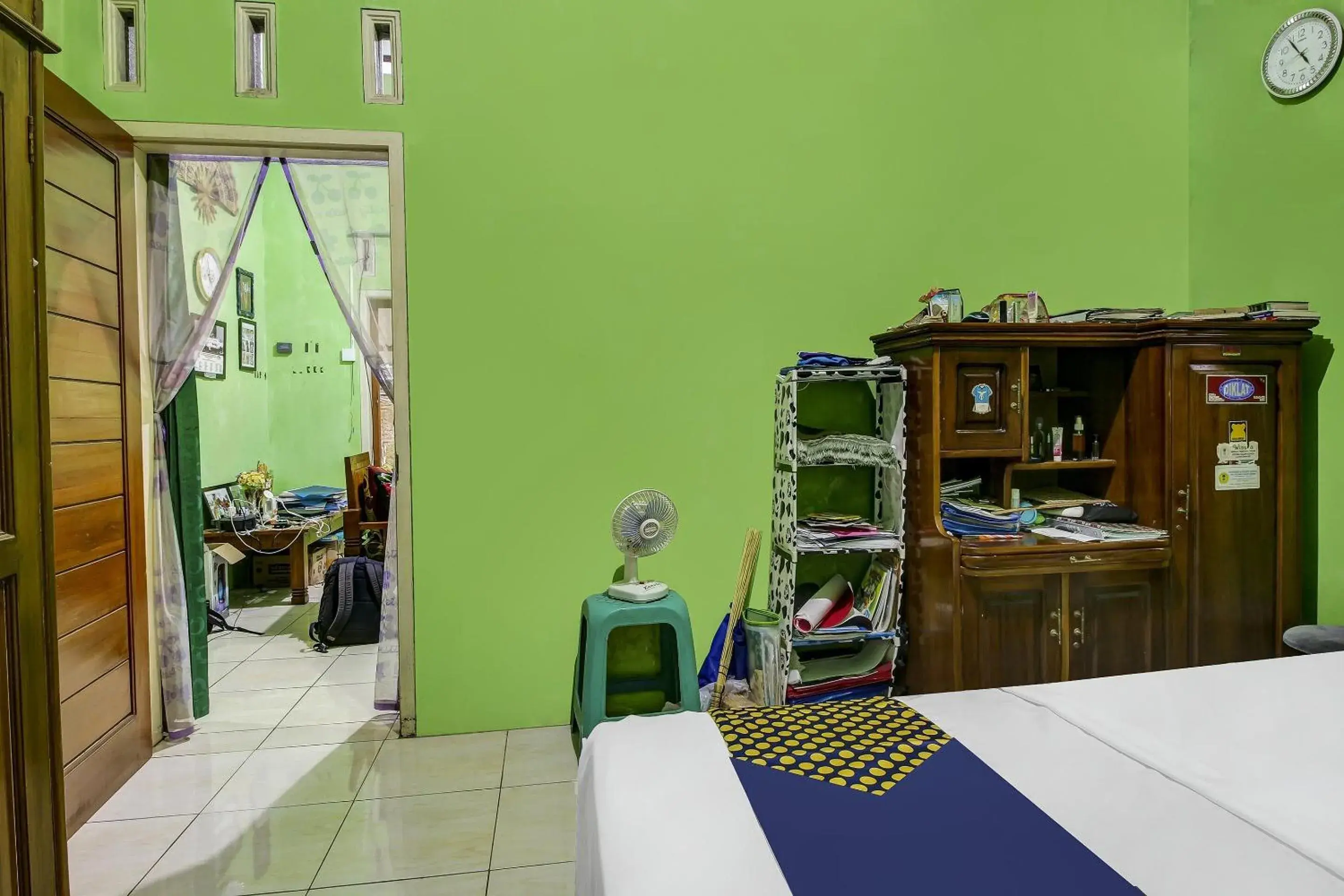 Bedroom in Hotel O Desa Wisata Kawasen Bedroom in Hotel O Desa Wisata Kawasen