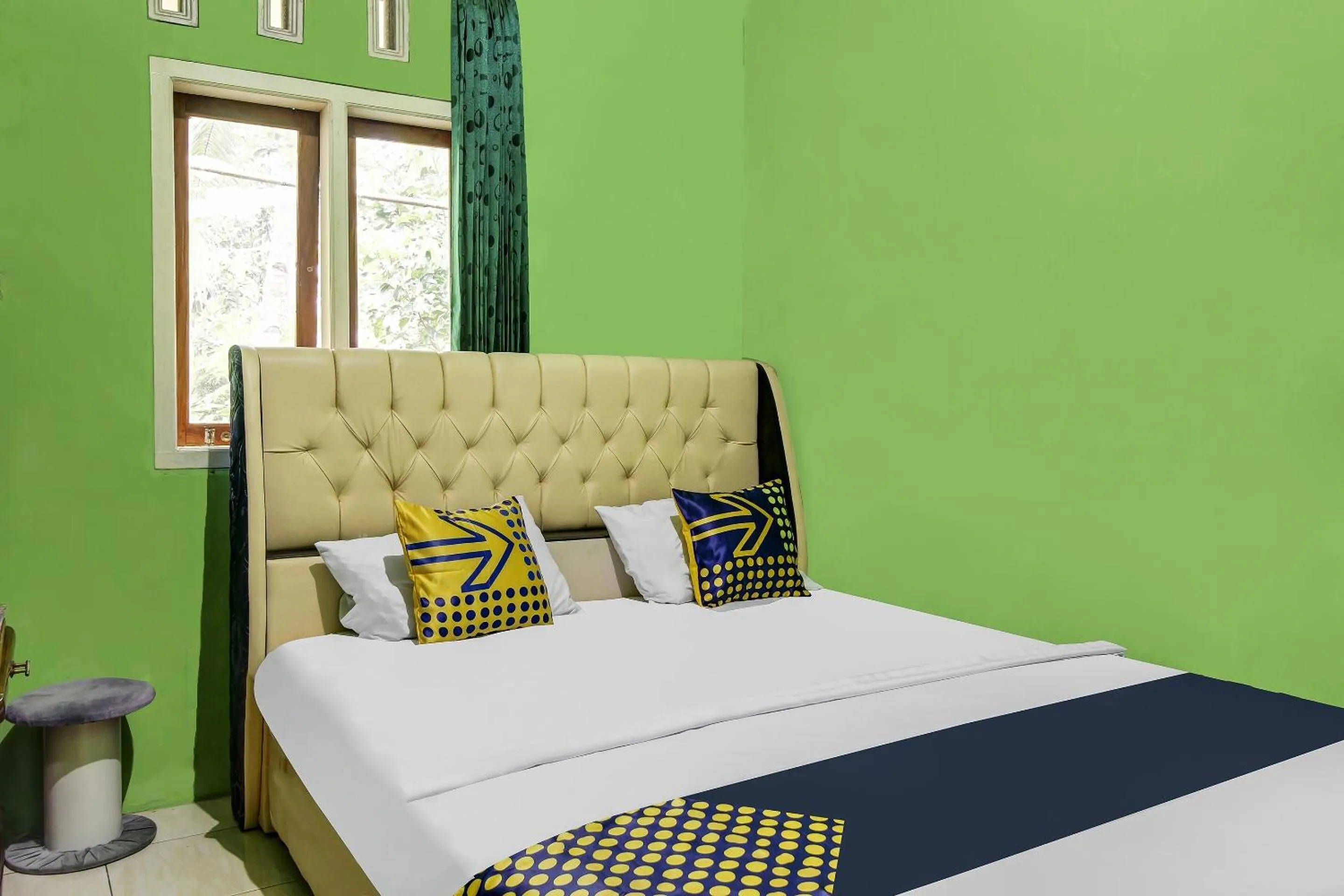 Bedroom, Bed in Hotel O Desa Wisata Kawasen