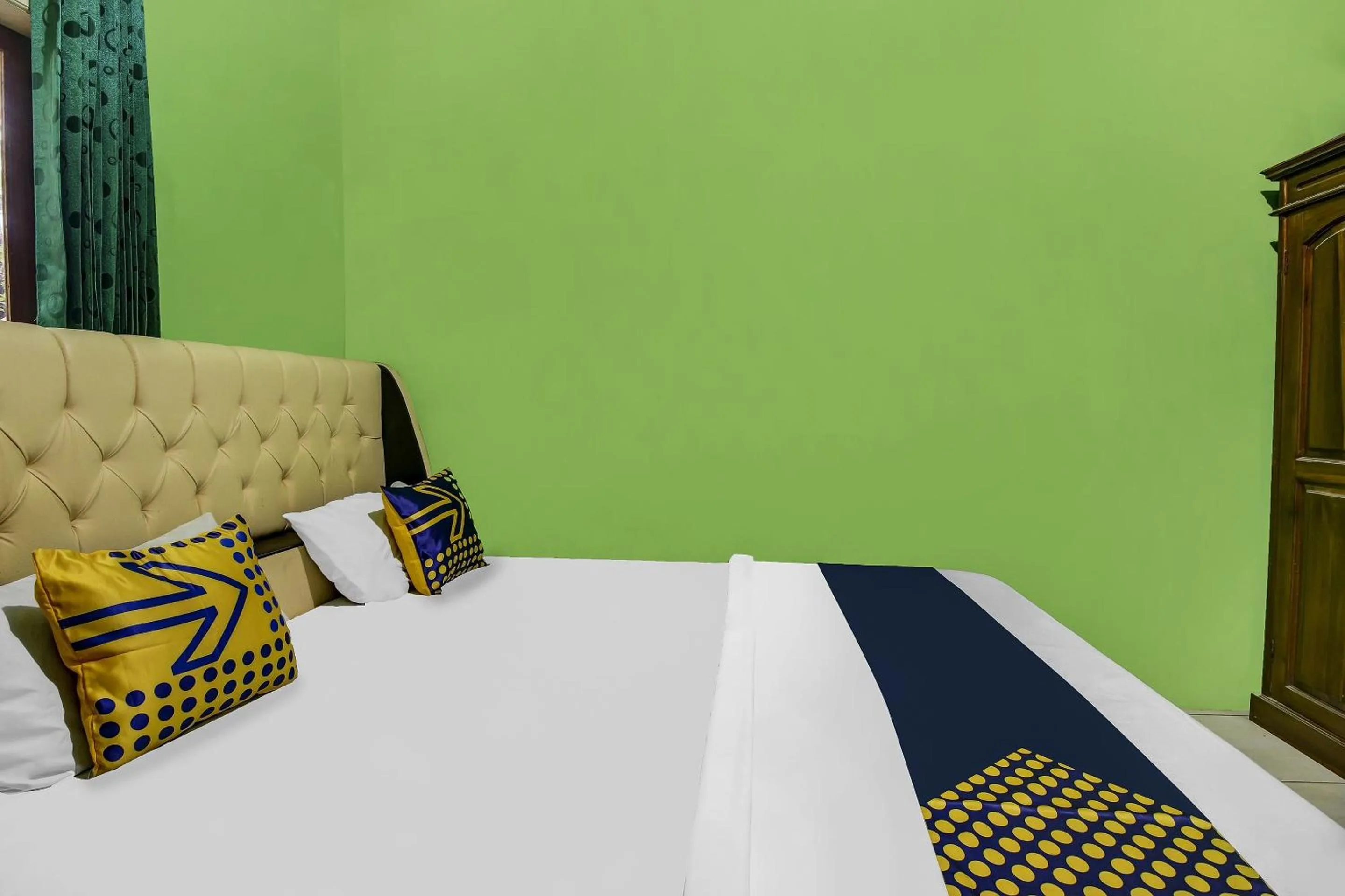 Bedroom, Bed in Hotel O Desa Wisata Kawasen