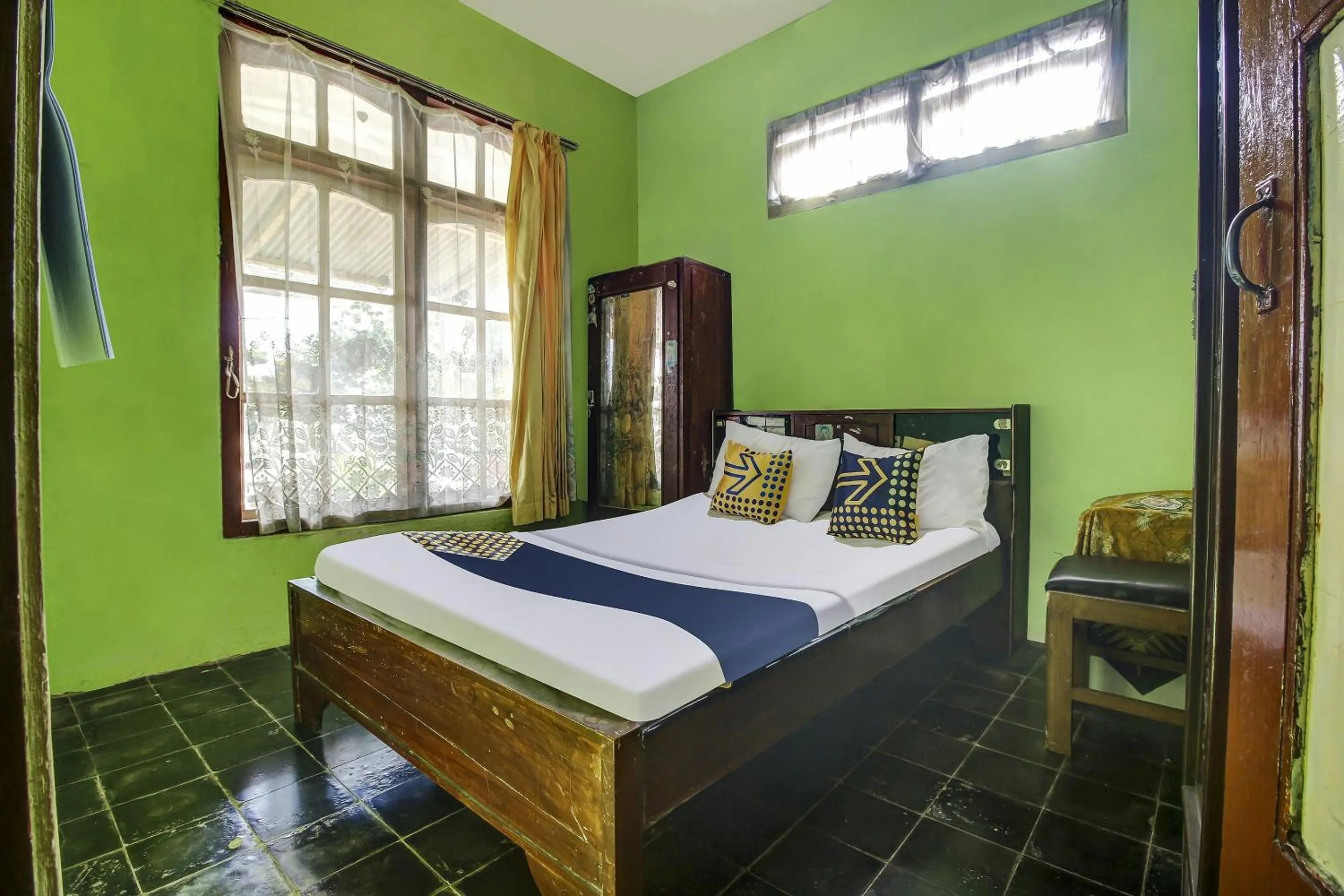 Bedroom, Bed in Hotel O Desa Wisata Selamanik Ciamis