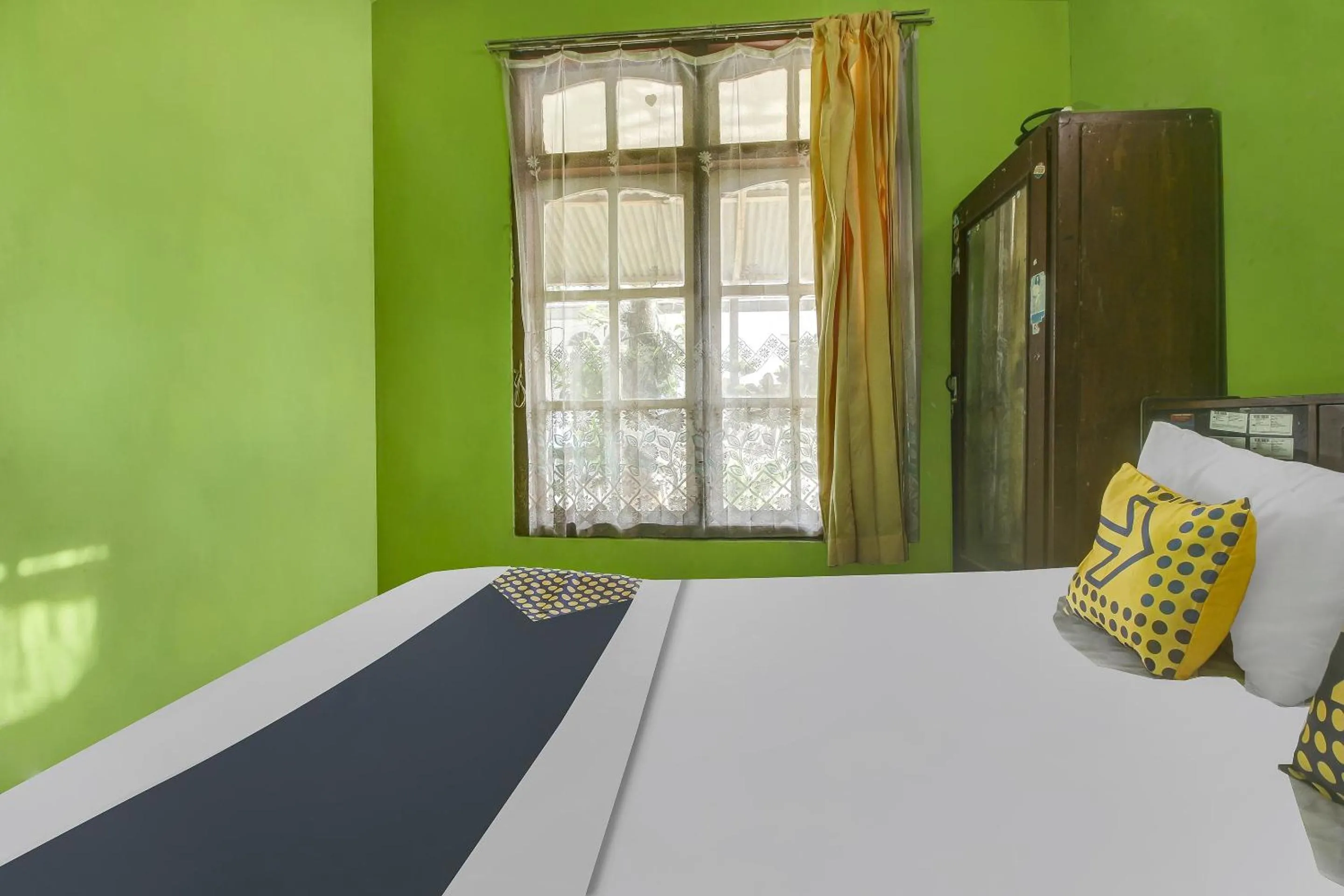 Bedroom, Bed in Hotel O Desa Wisata Selamanik Ciamis