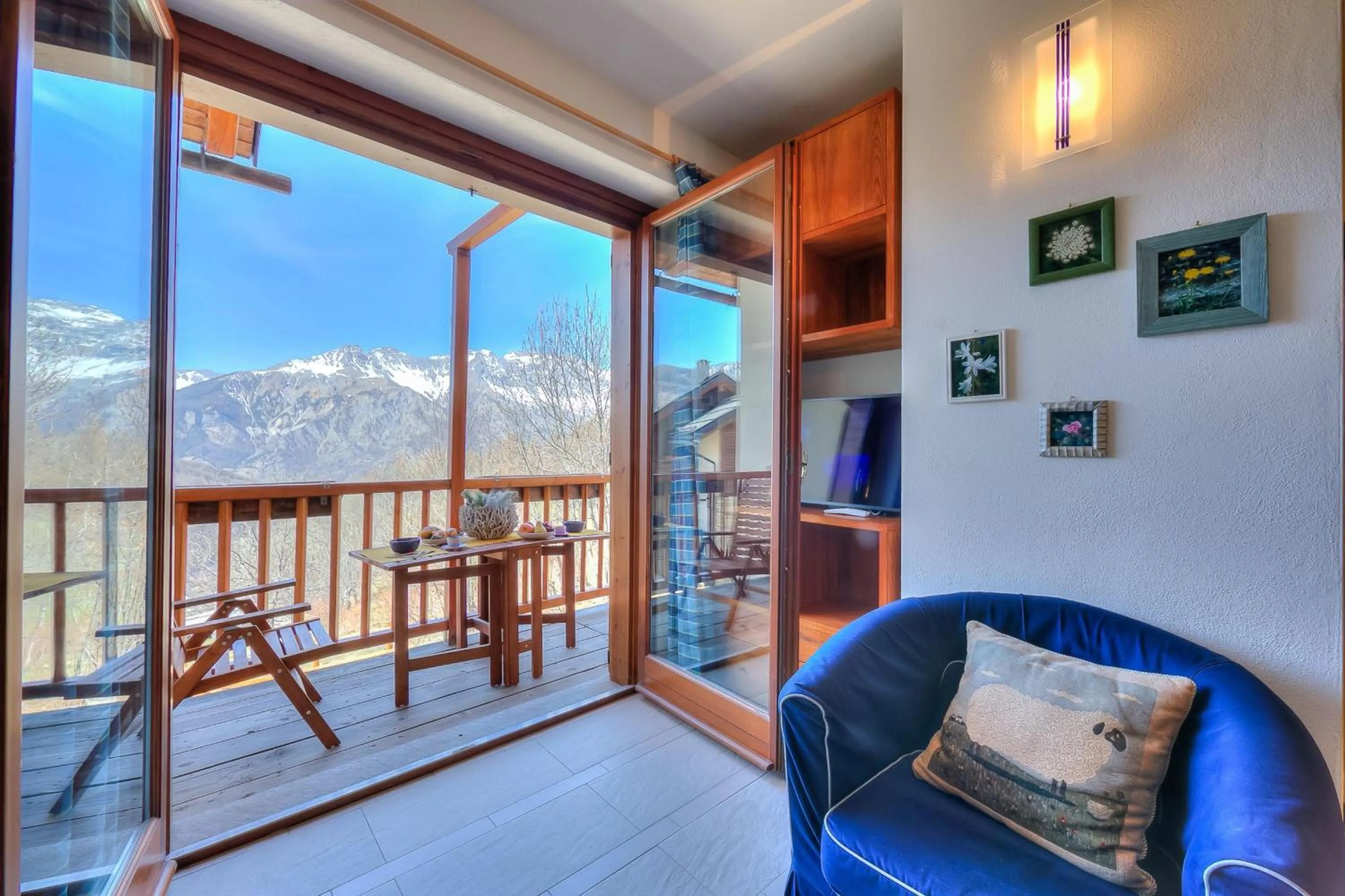 Rebecca's House few steps from skiing - Happy Rentals