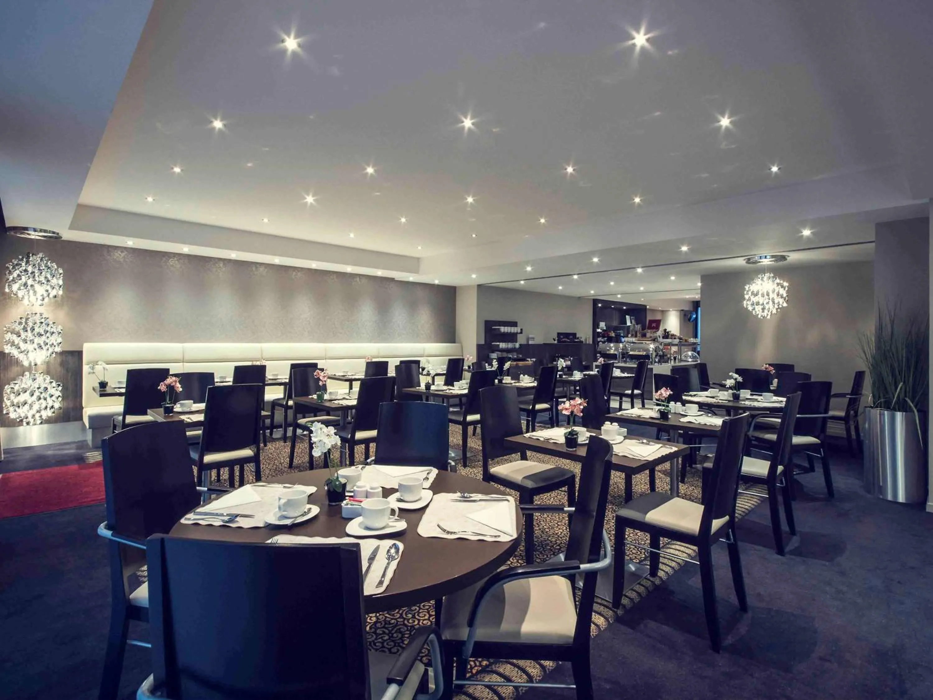 Restaurant/places to eat in Mercure Hotel Brussels Centre Midi