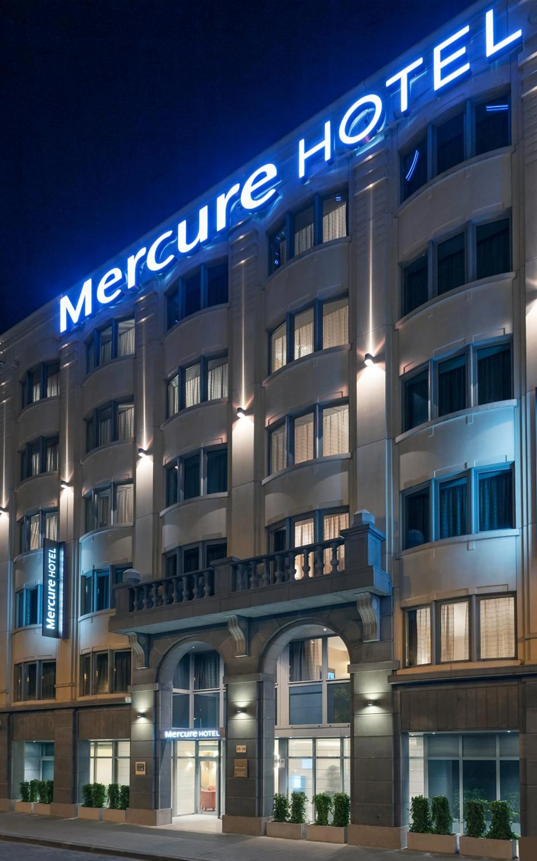 Facade/entrance in Mercure Hotel Brussels Centre Midi