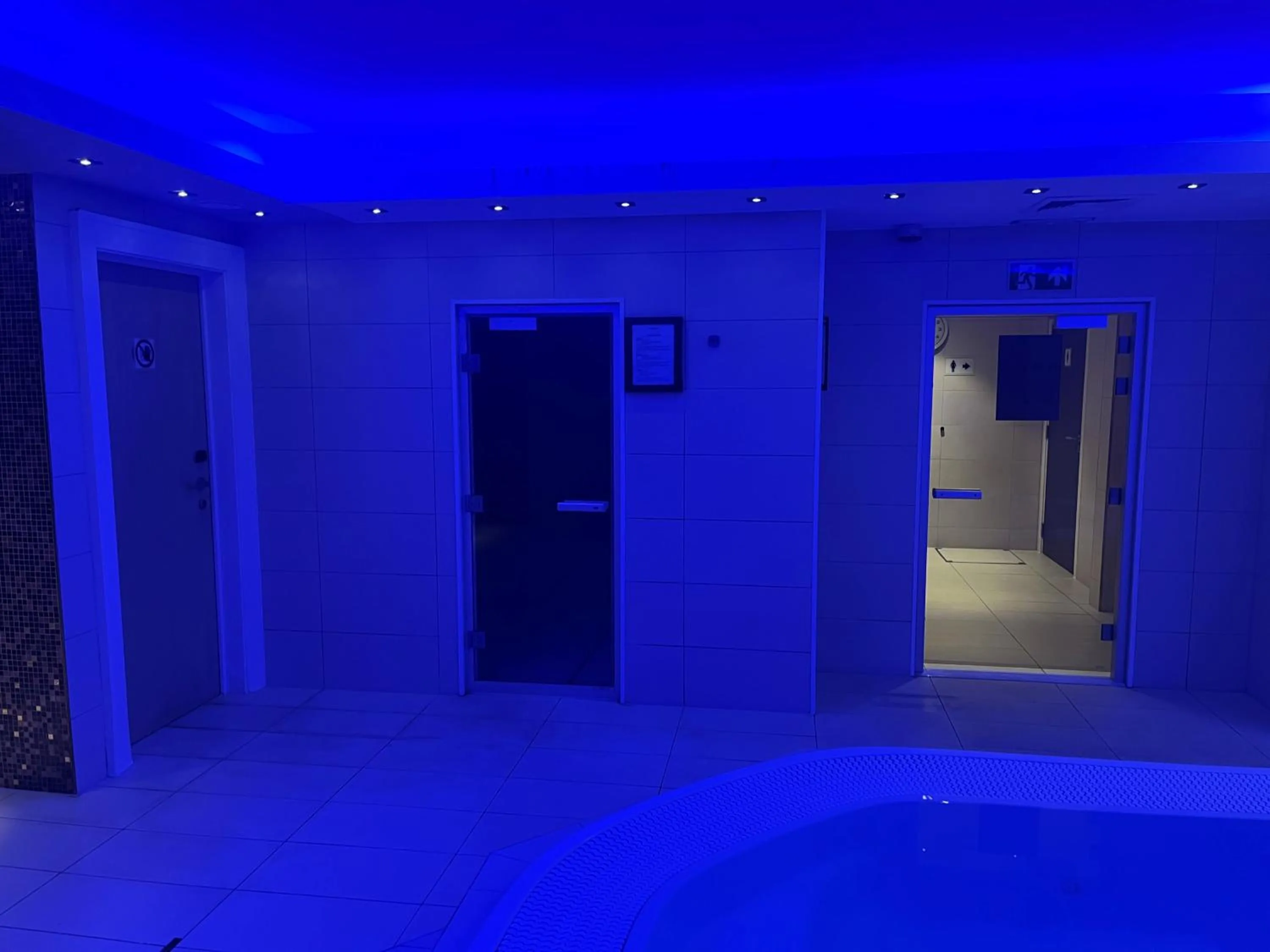 Steam room in Mercure Hotel Brussels Centre Midi