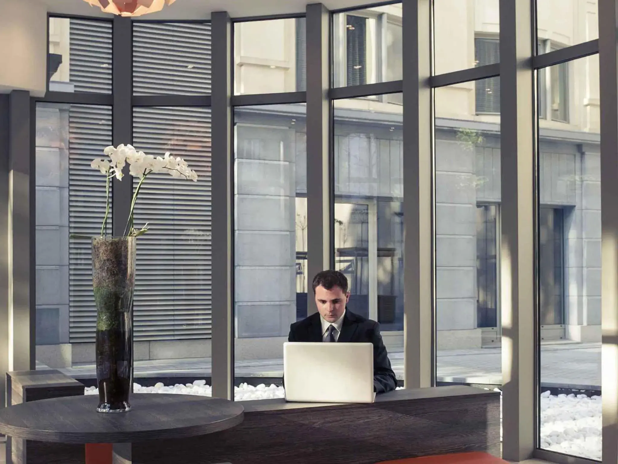 Lounge or bar in Mercure Hotel Brussels Centre Midi Lounge or bar in Mercure Hotel Brussels Centre Midi