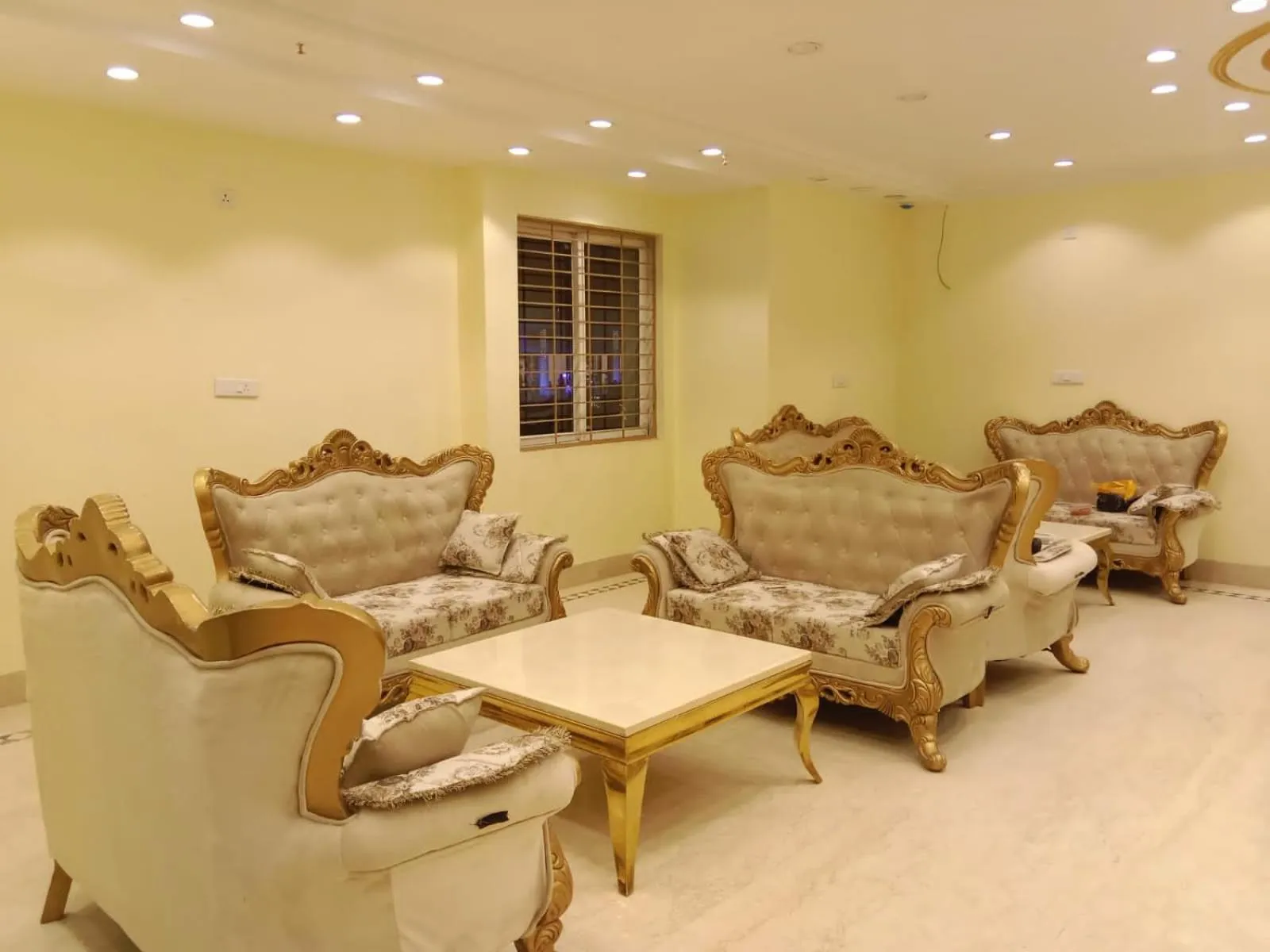 Living room in Hotel SKS Grand Palace-Vrindāvan