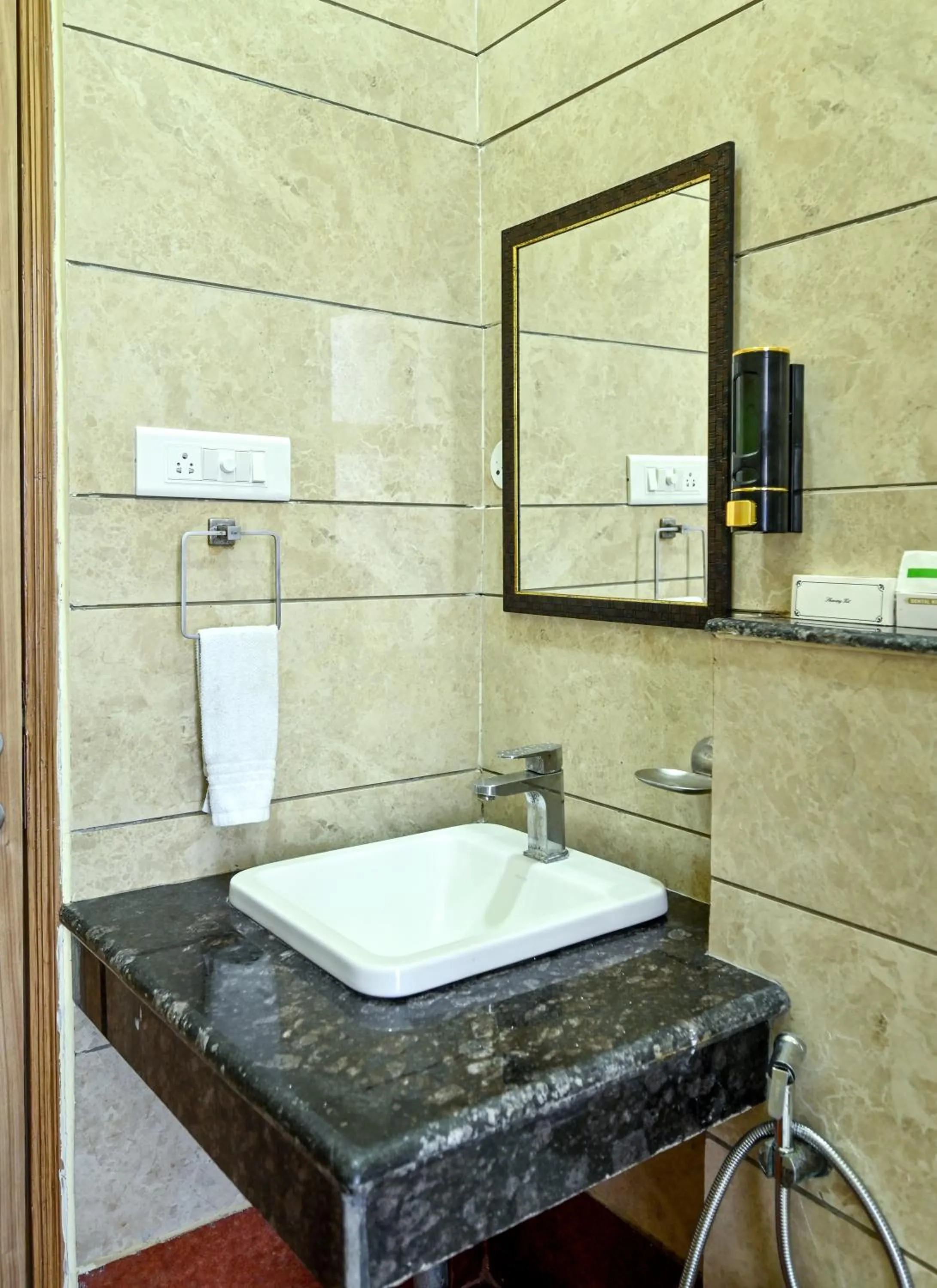 Bathroom in Hotel SKS Grand Palace-Vrindāvan